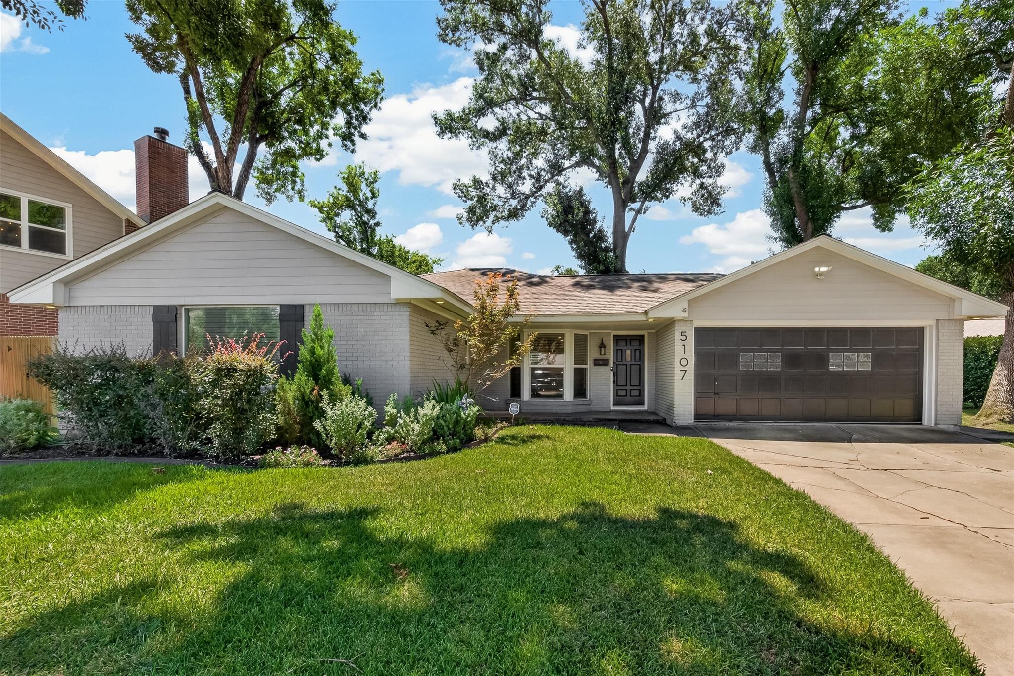 5107 Poinciana Drive — photo