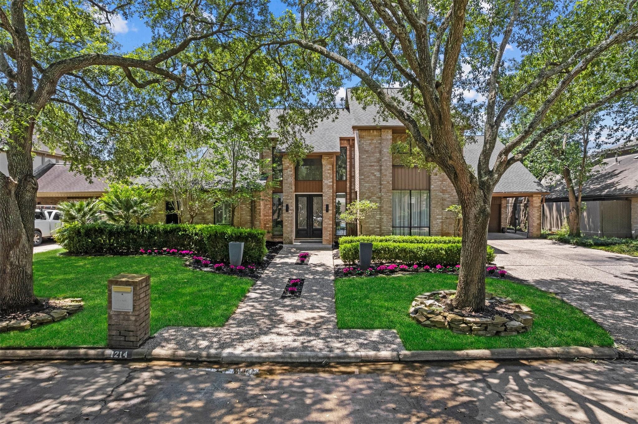 1214 Emerald Green Lane — photo