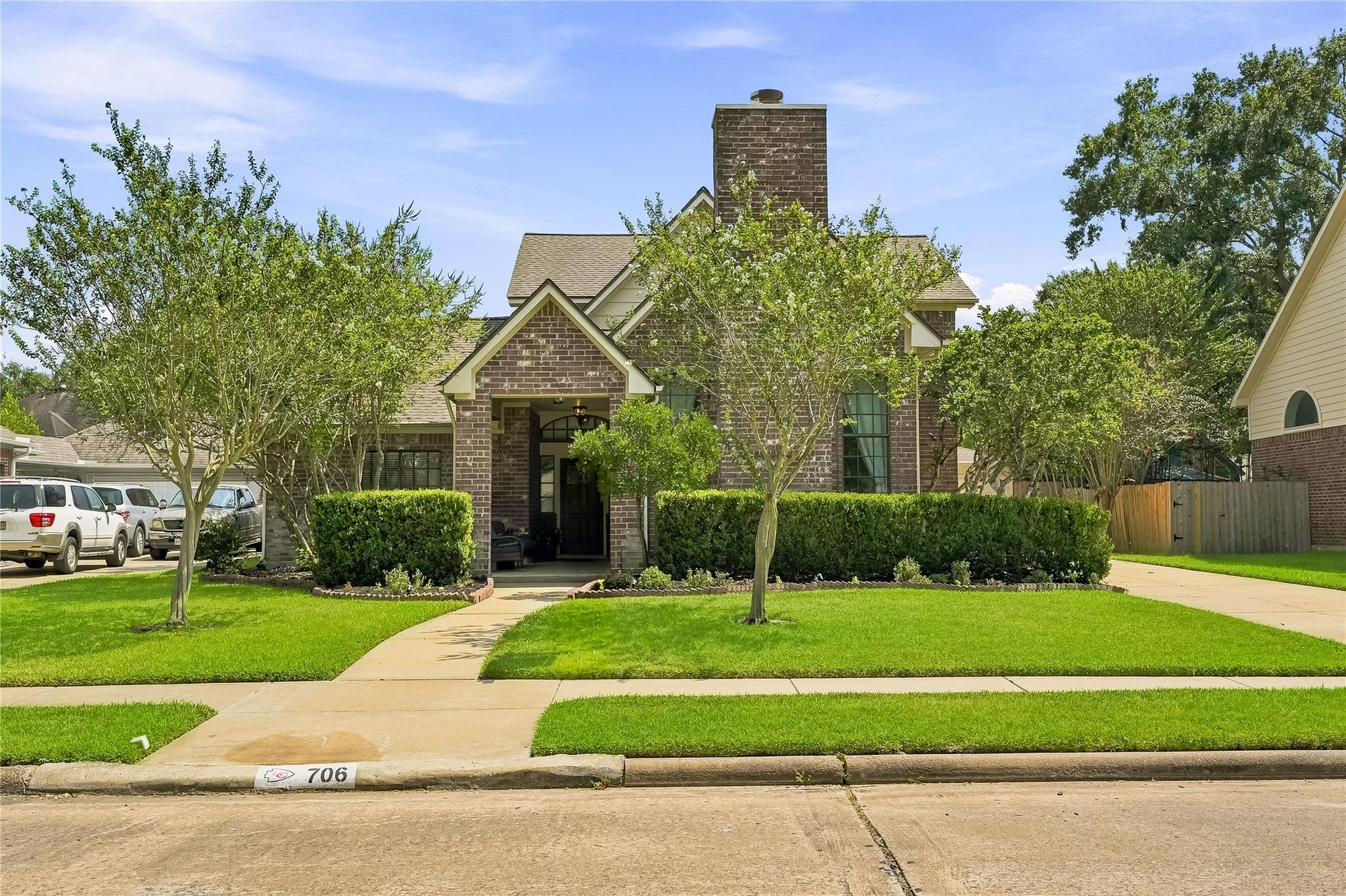 706 Fernglade Drive — photo