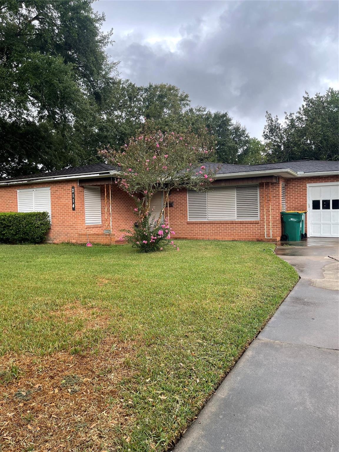 2114 Evergreen Lane — photo