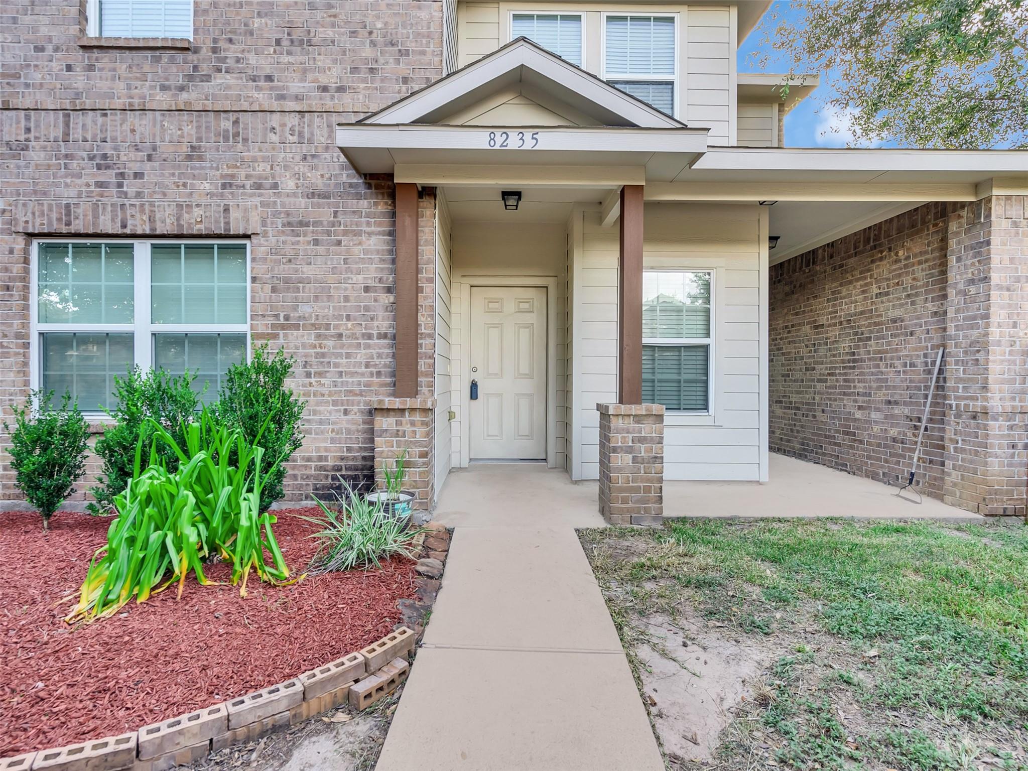 8235 Gran Villa Drive — photo