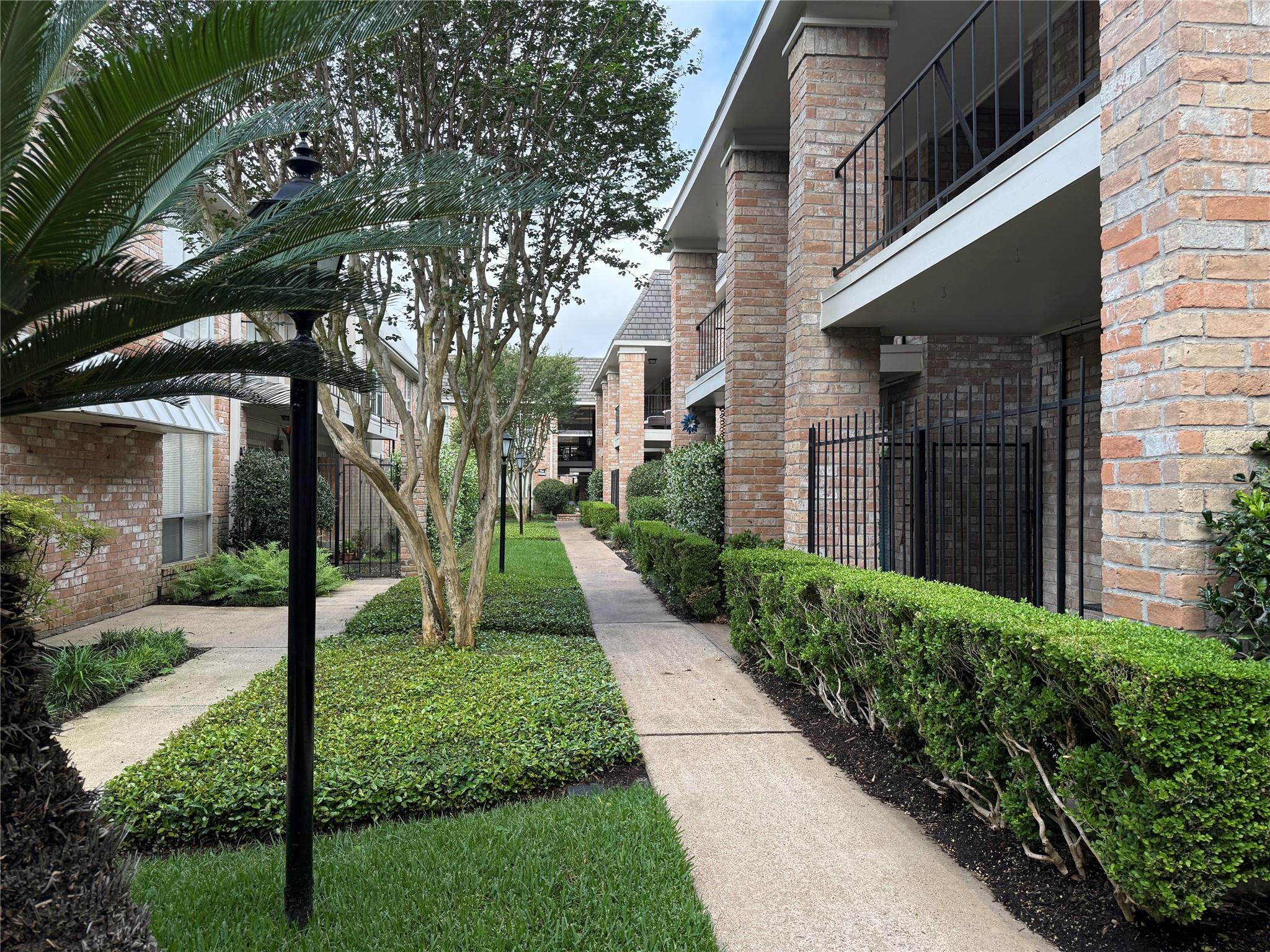 2224 S Piney Point Road #223 — photo