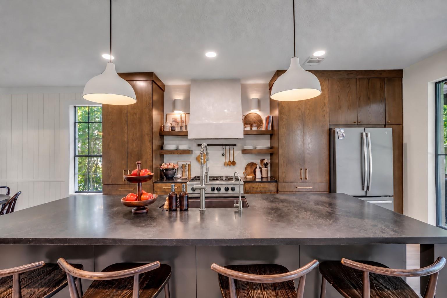 748 Forest Lane Drive — photo