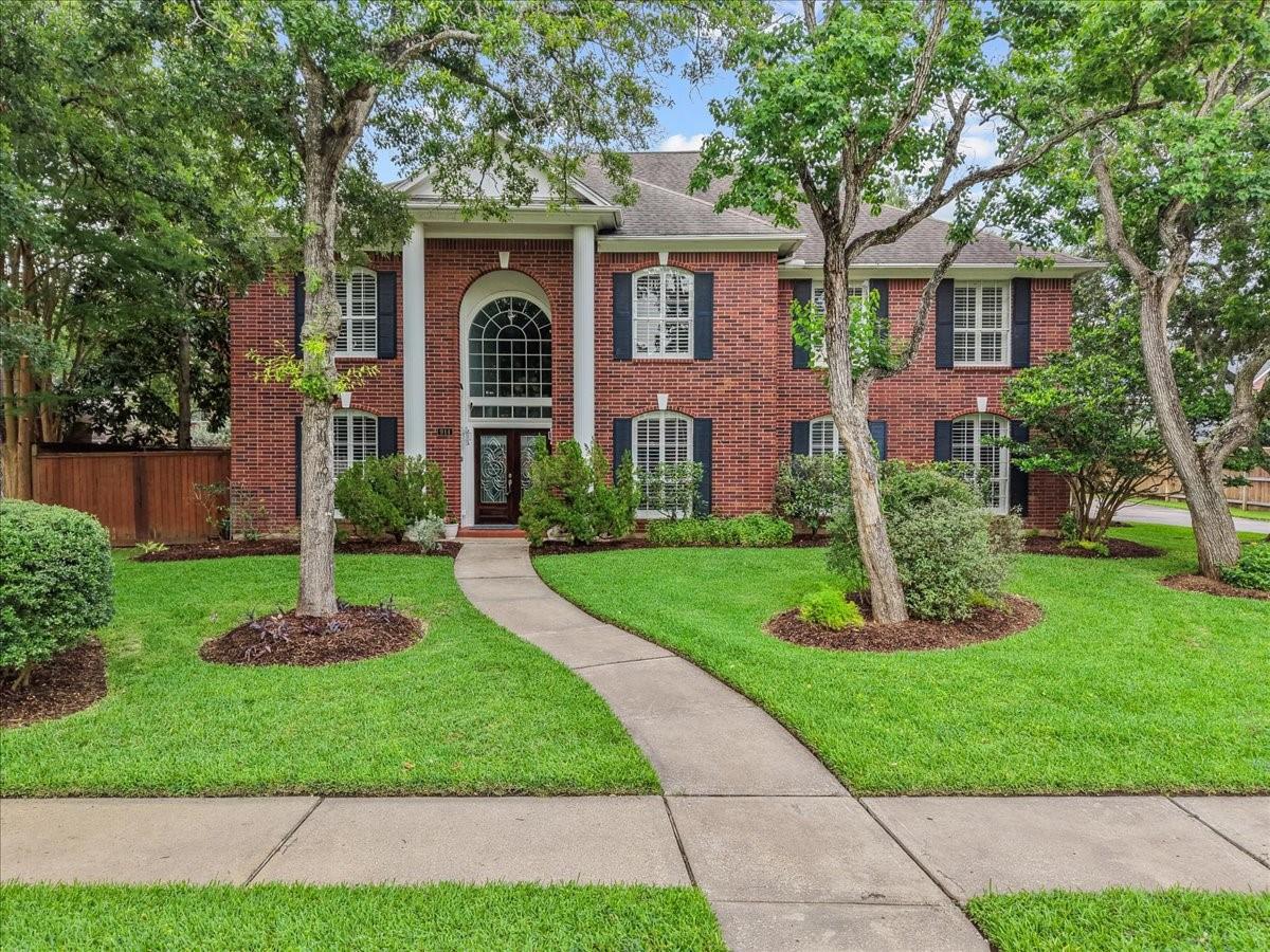 914 Pinewood Lane — photo