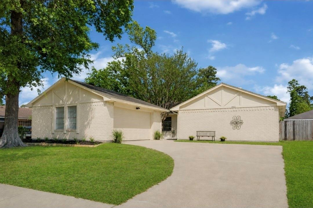 6611 Archgate Drive — photo