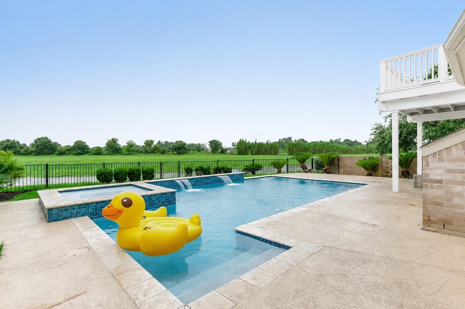 5611 Horseshoe Falls — photo