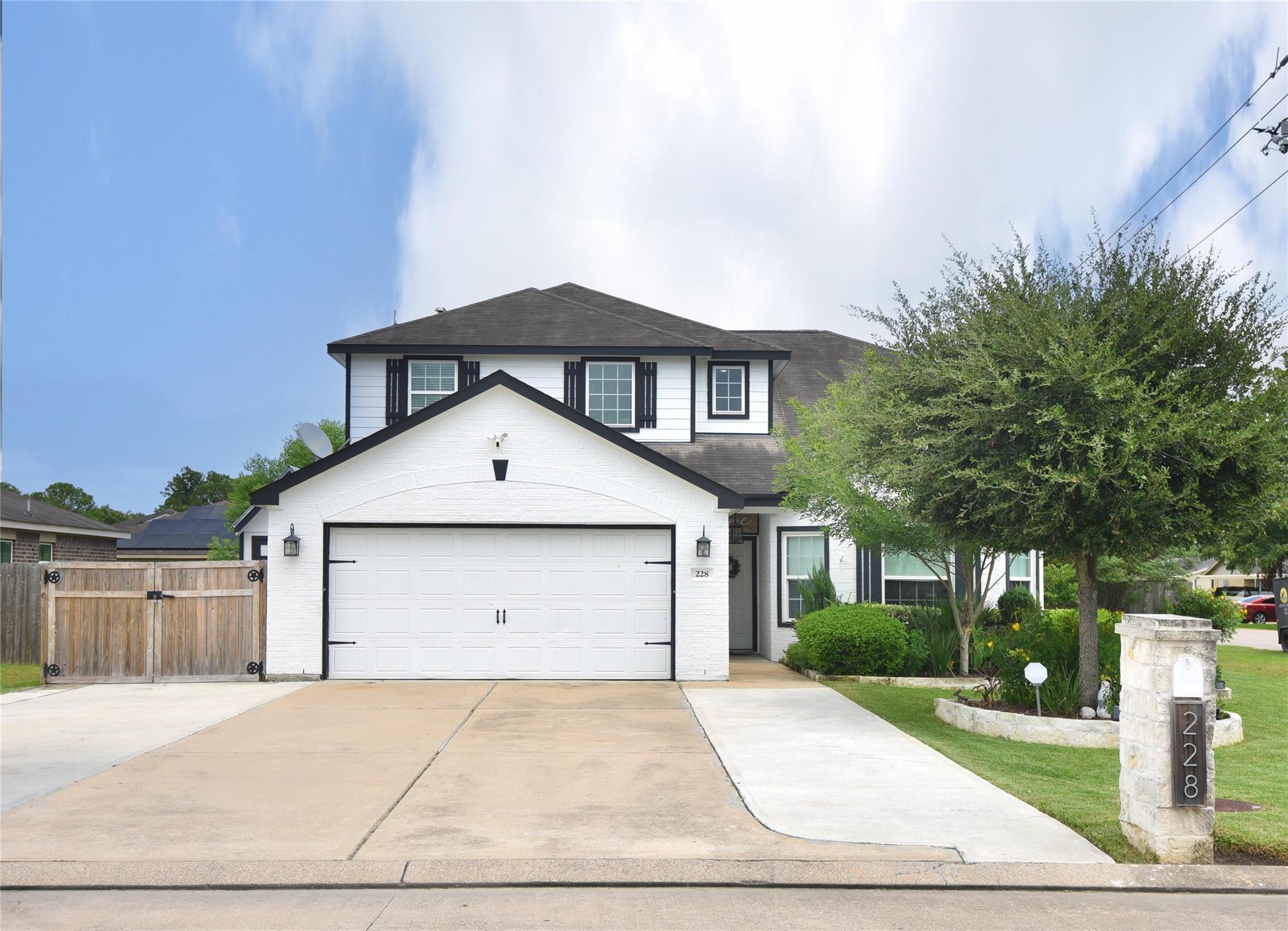 228 Taylor Circle — photo