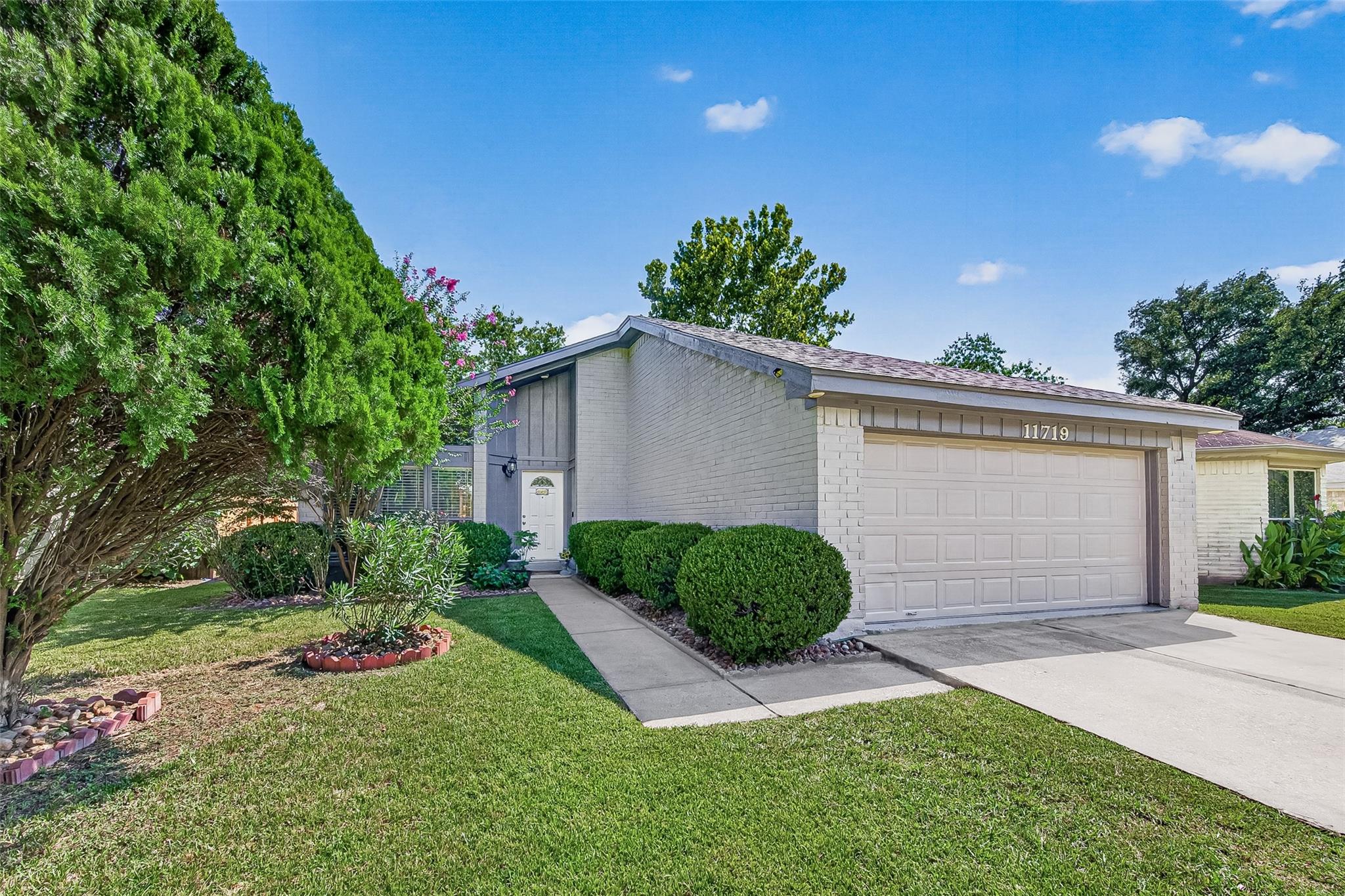11719 Acadian Drive — photo