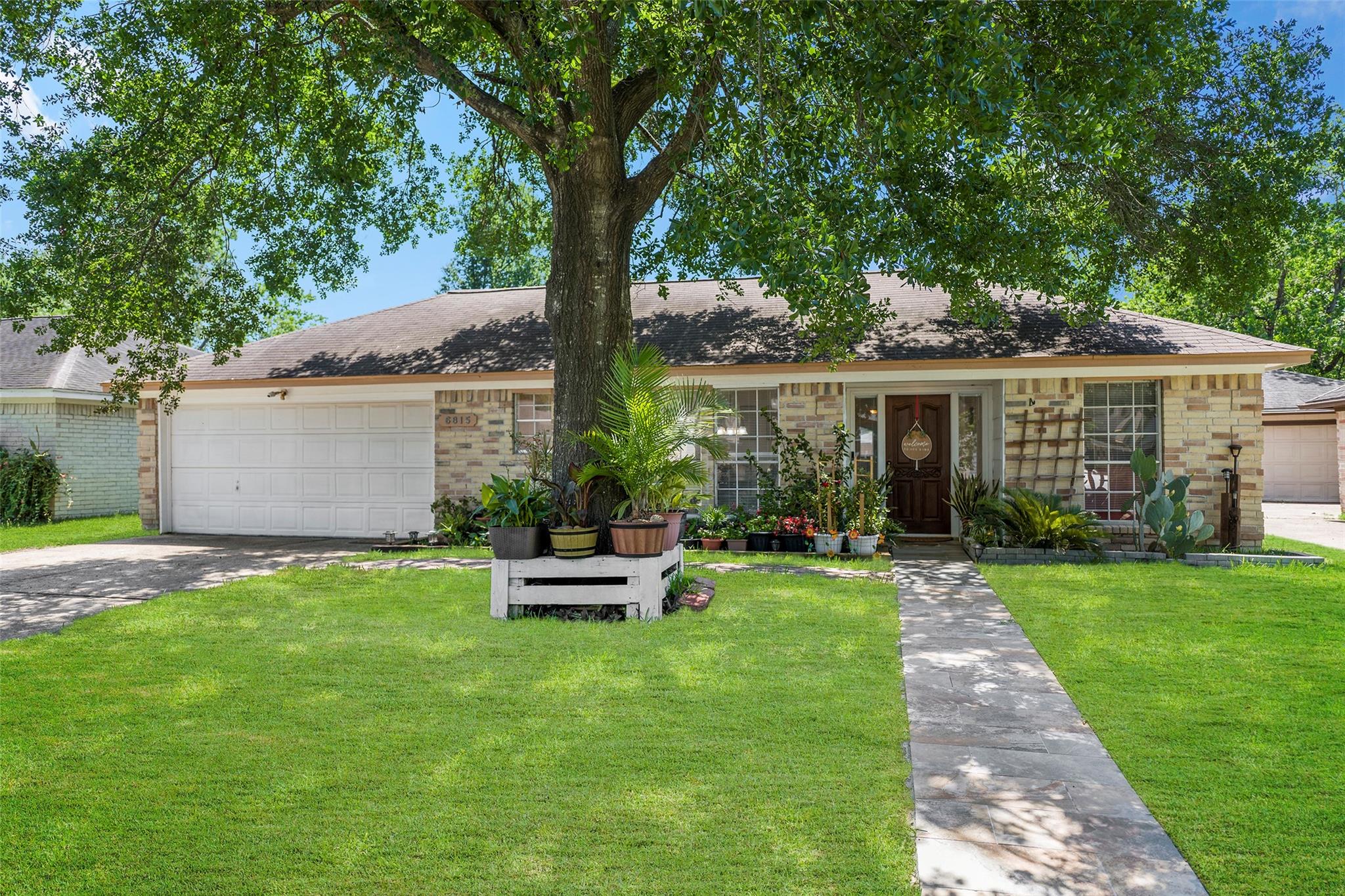 6815 River Mill Drive — photo