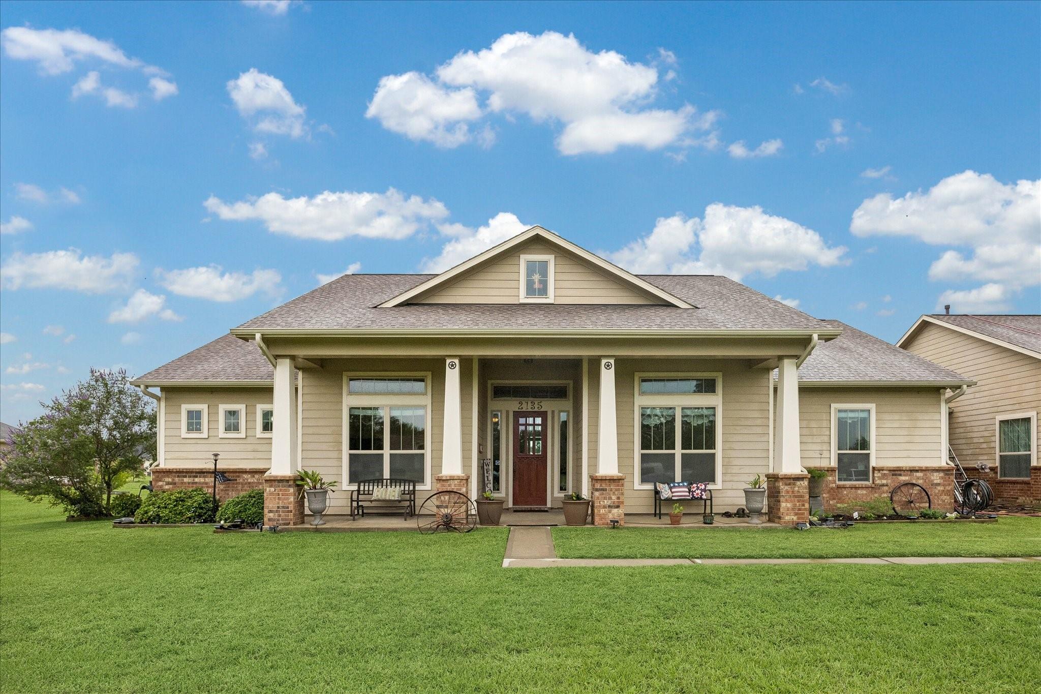 2135 Blue Jay Way — photo