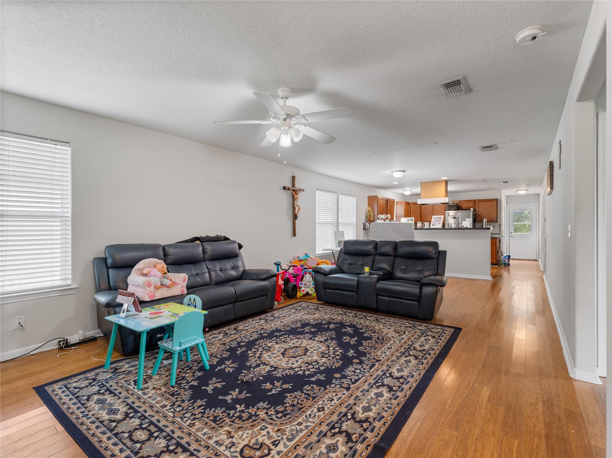 805 E Columbus, Wharton, TX 77488 — photo 3