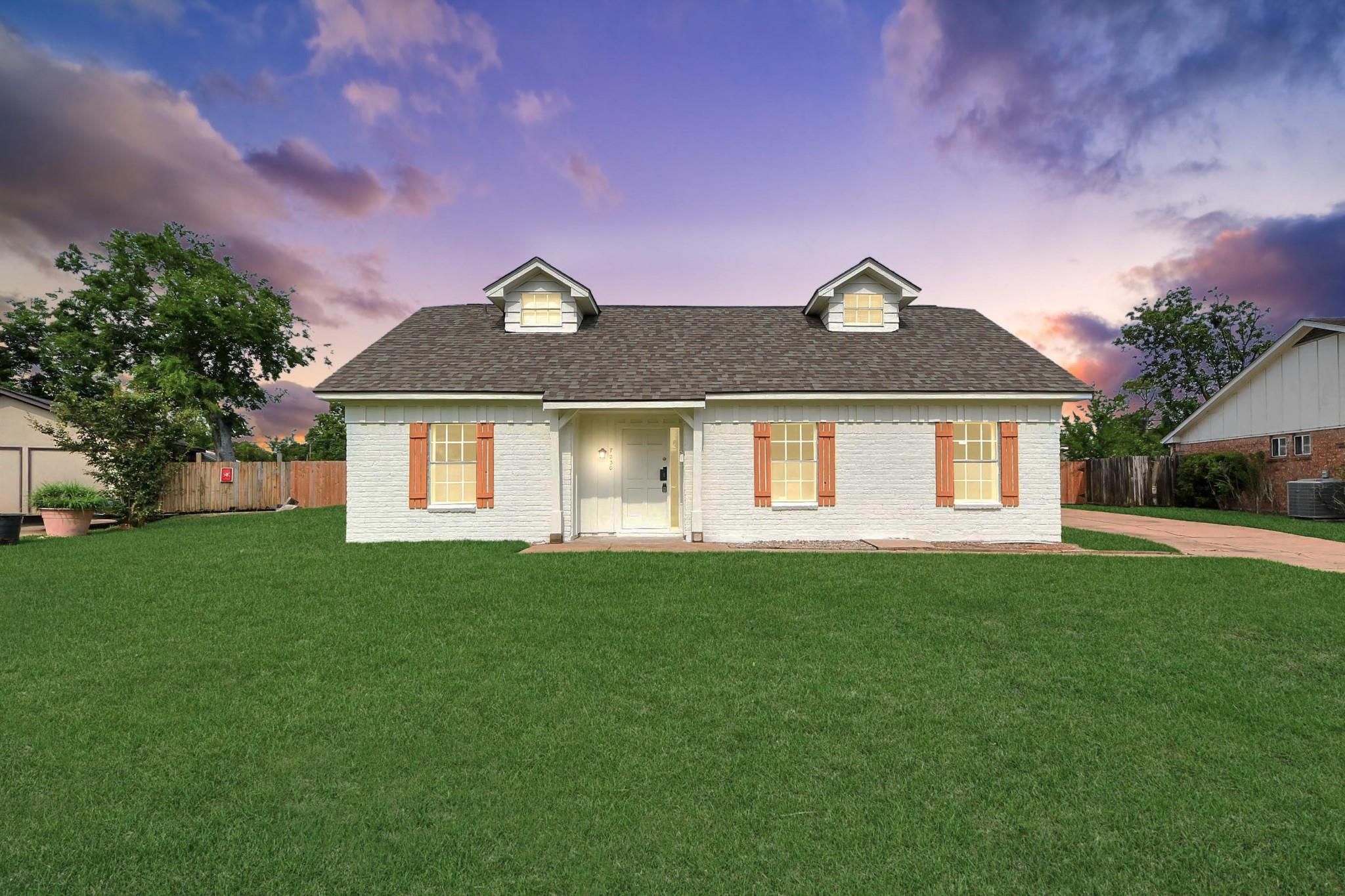 7230 Pella Drive — photo
