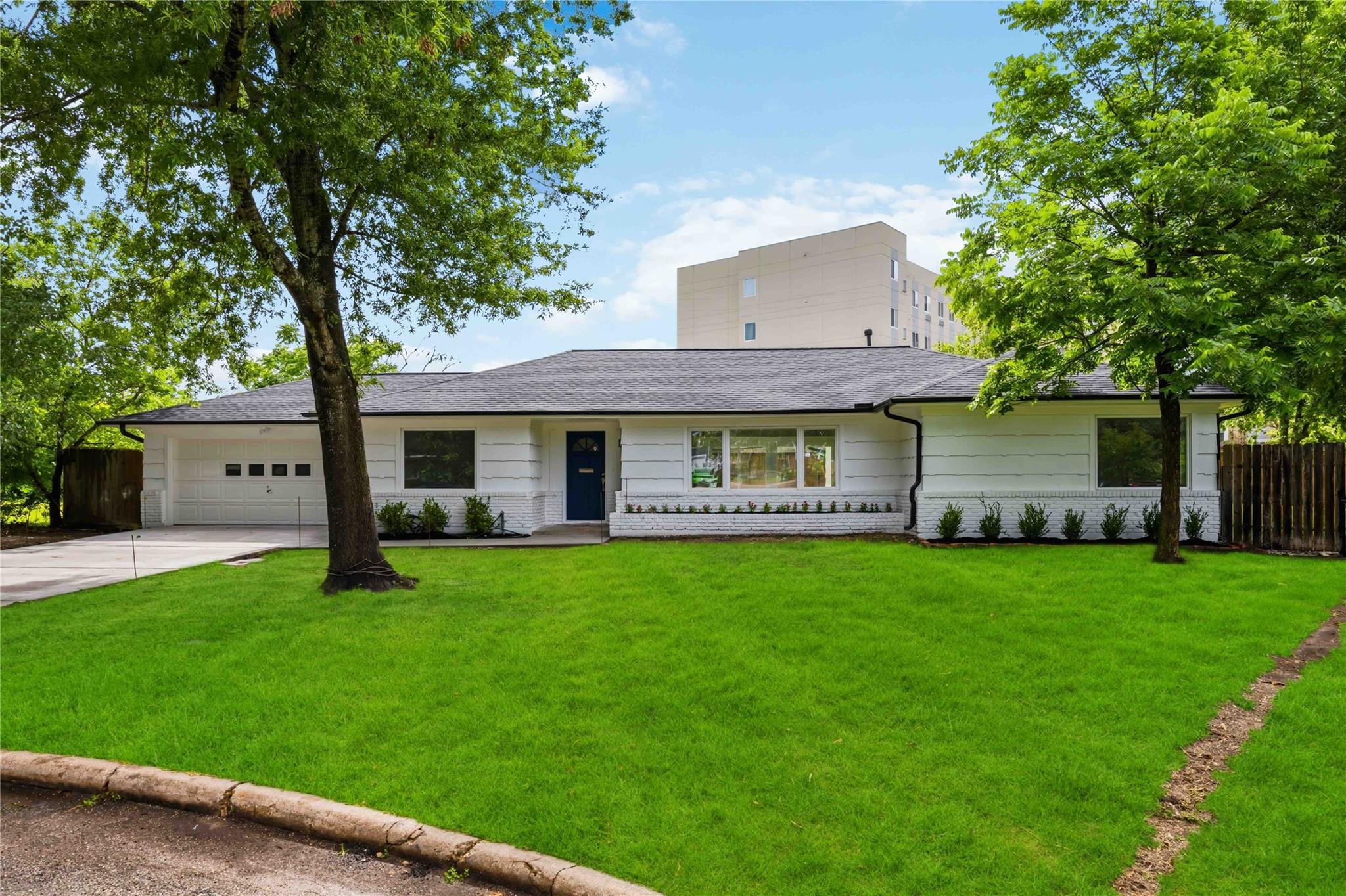8419 Bluegate Court — photo