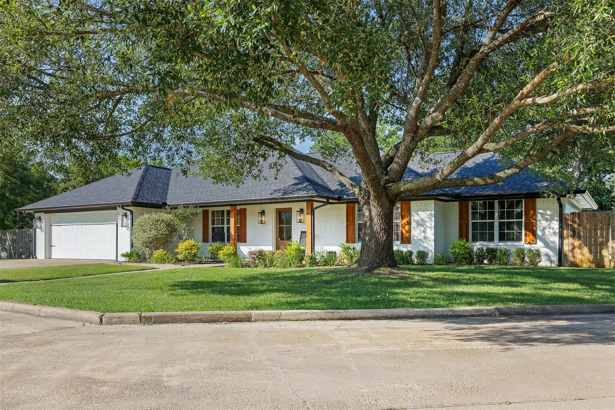 1312 Mary Lee Lane — photo