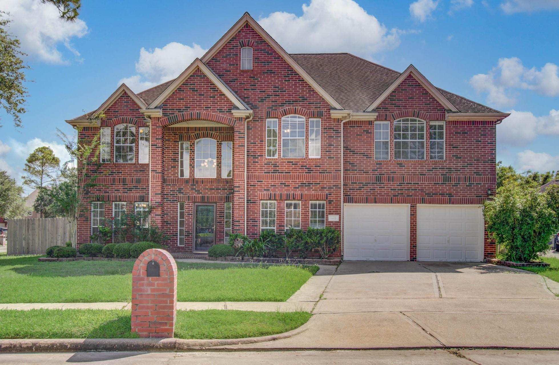 1402 Pine Knot Court — photo