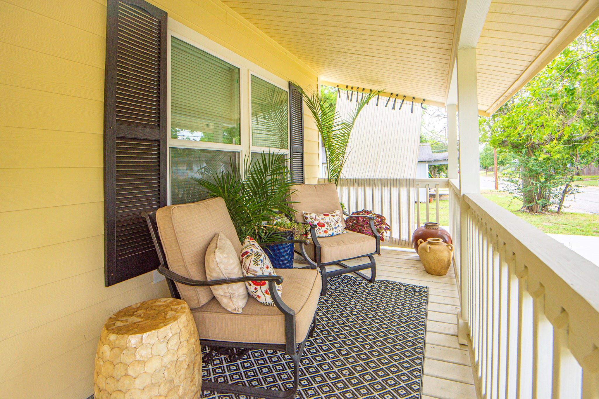 1105 E Alamo, Brenham, TX 77833 — photo 2