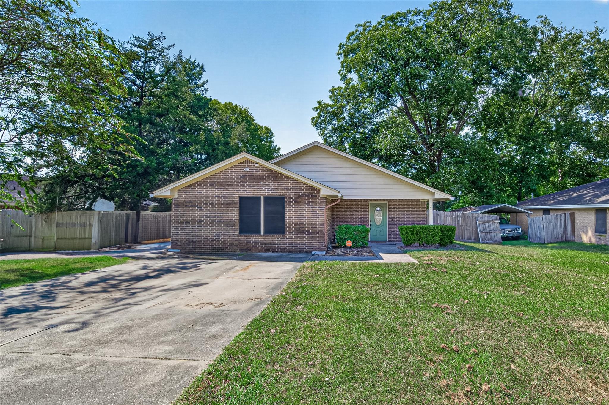 149 Hillside Drive — photo