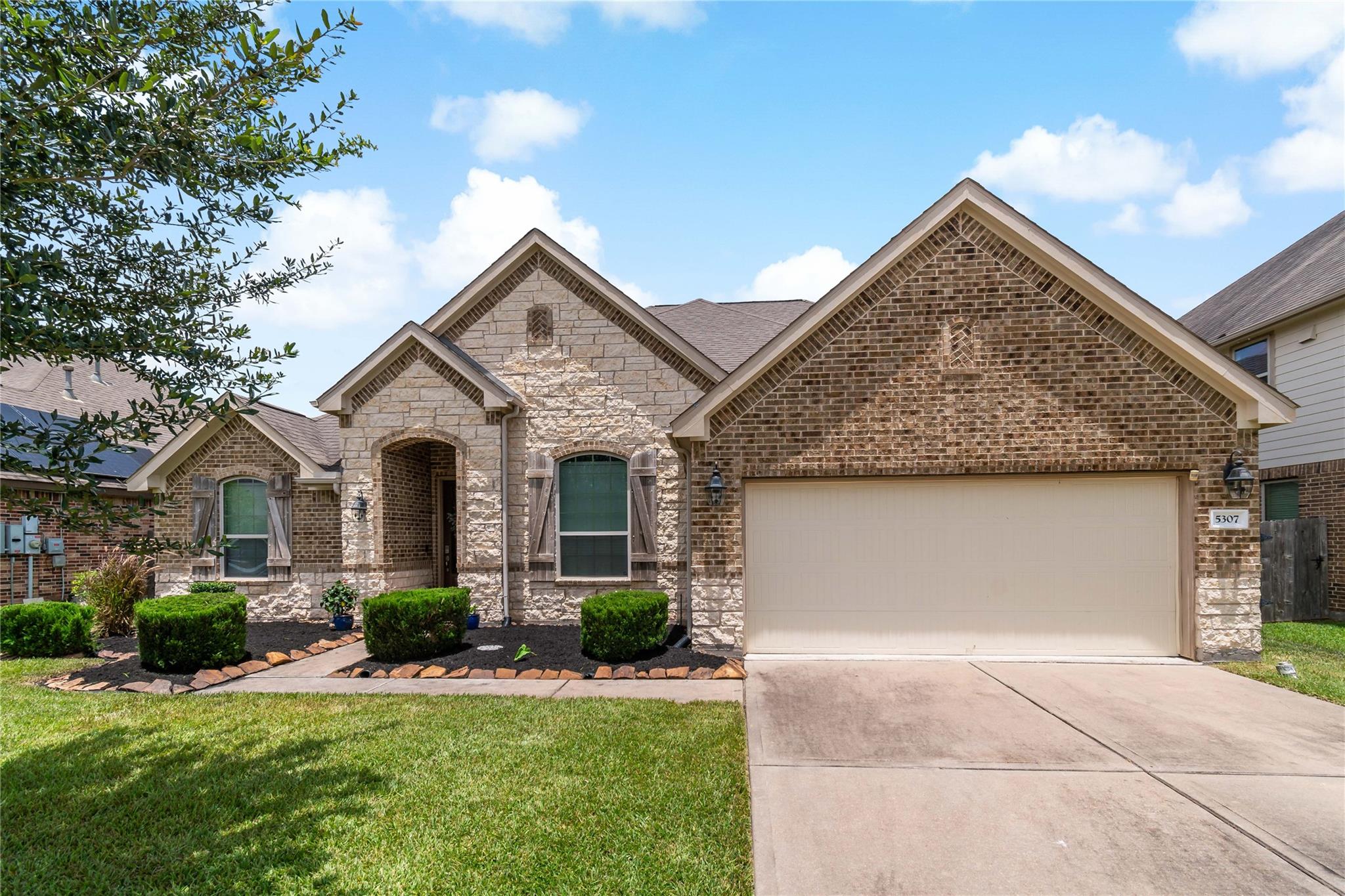 5307 Savannah Bend Drive — photo