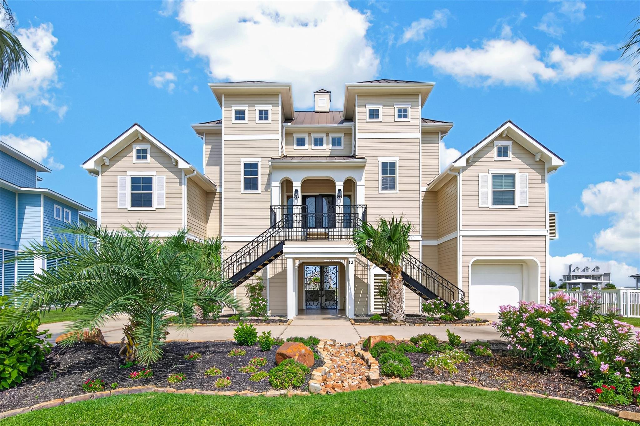 13 Sugarloaf — photo