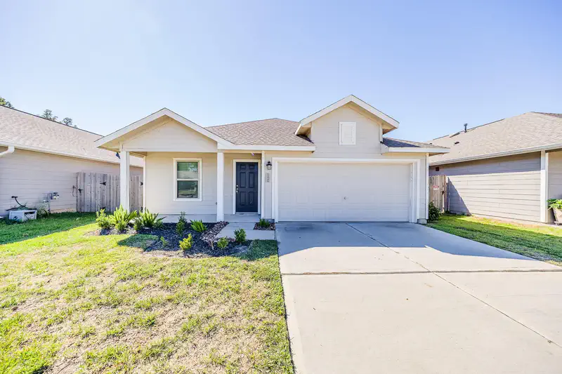 13946 Manatee Street — photo