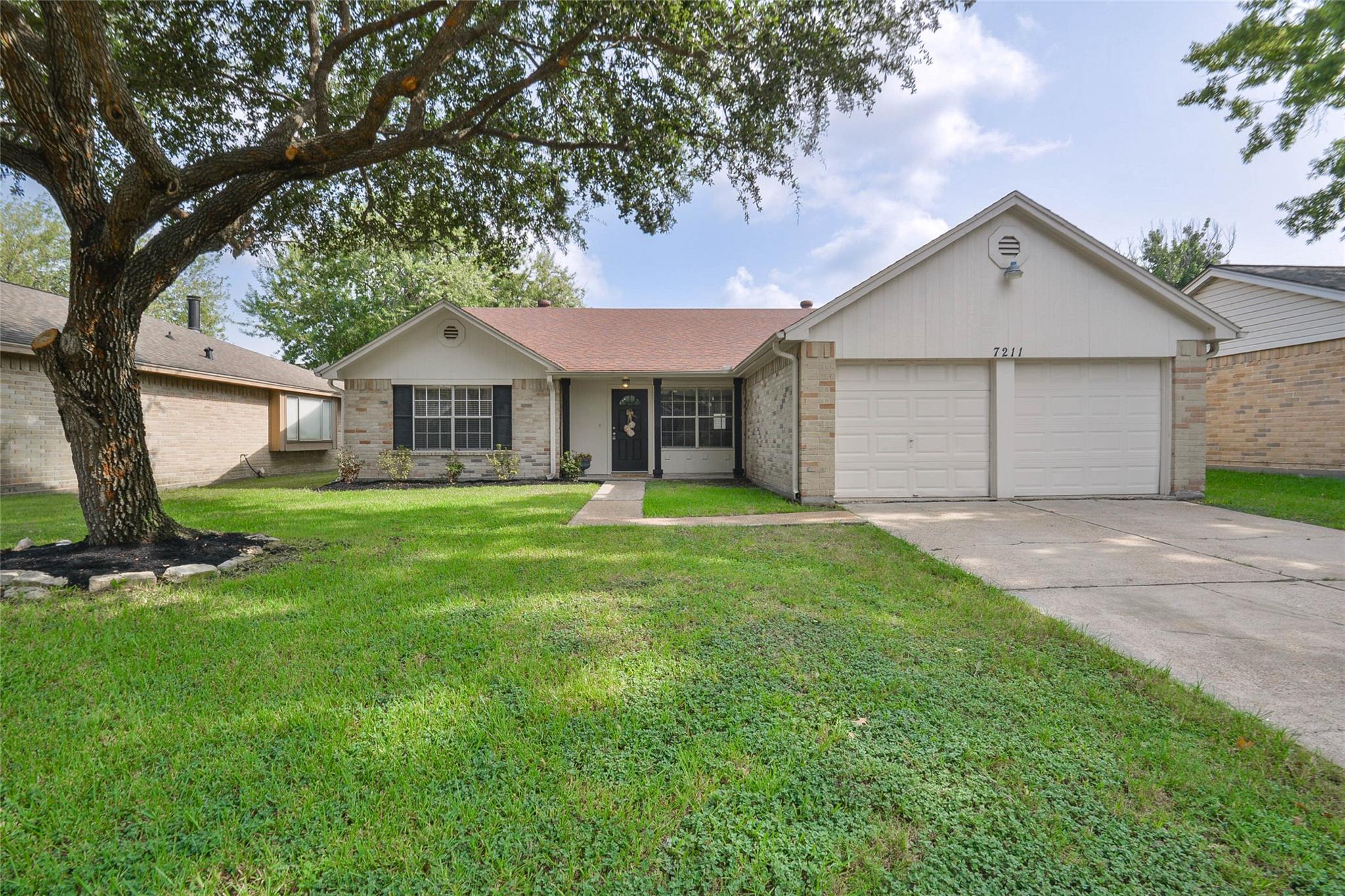 7211 Fuchsia Lane — photo