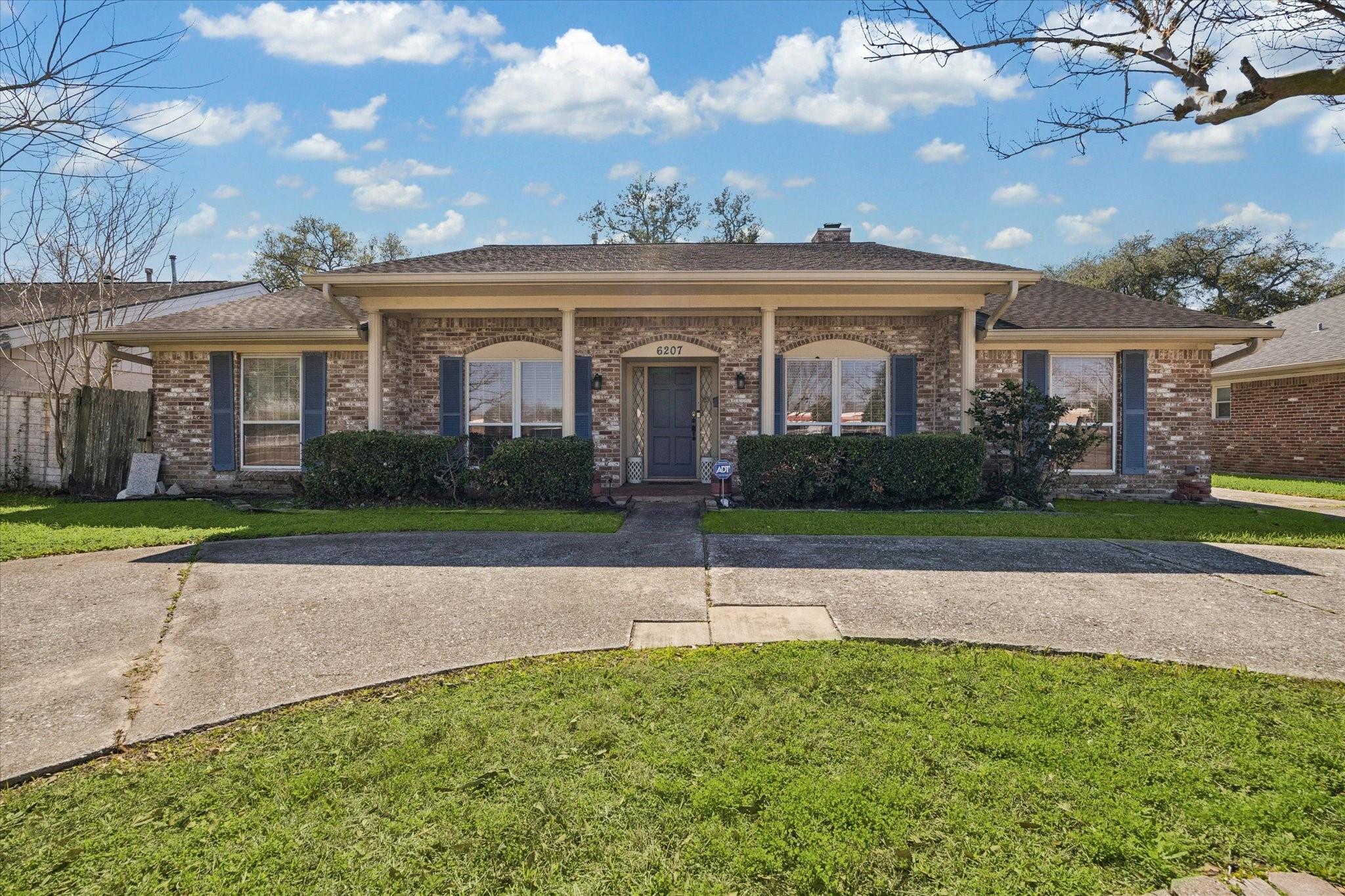6207 S Braeswood Boulevard — photo
