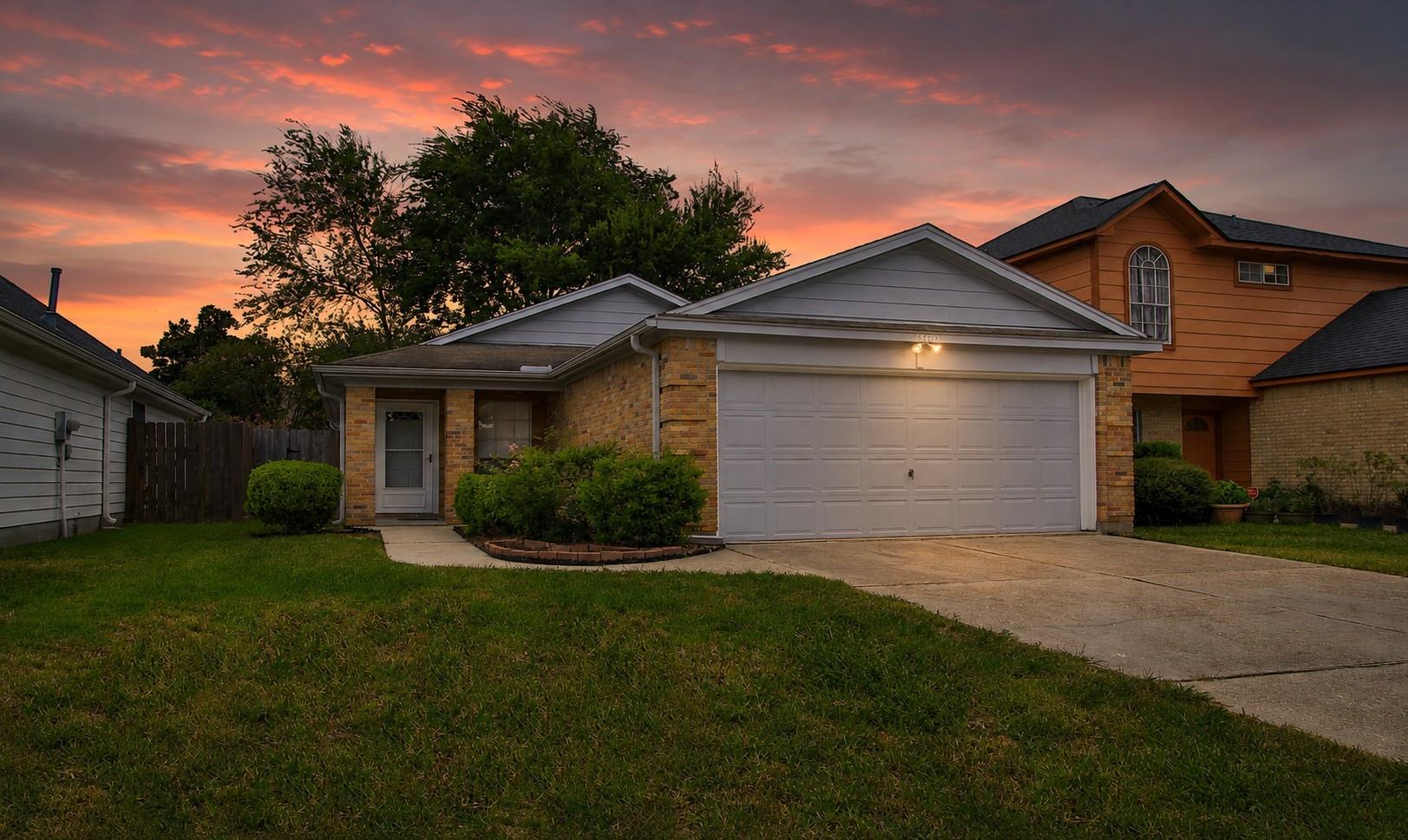 13642 Paxton Drive — photo