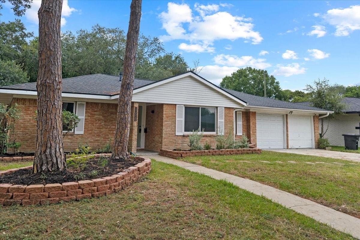 11510 Mullins Drive — photo