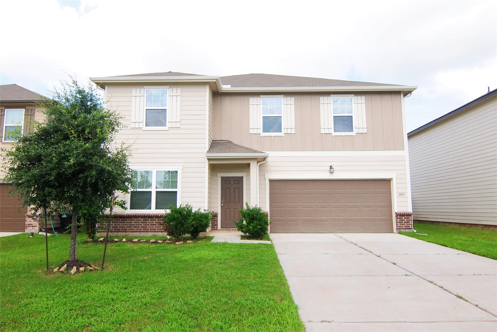 1053 Water Oak Lane — photo
