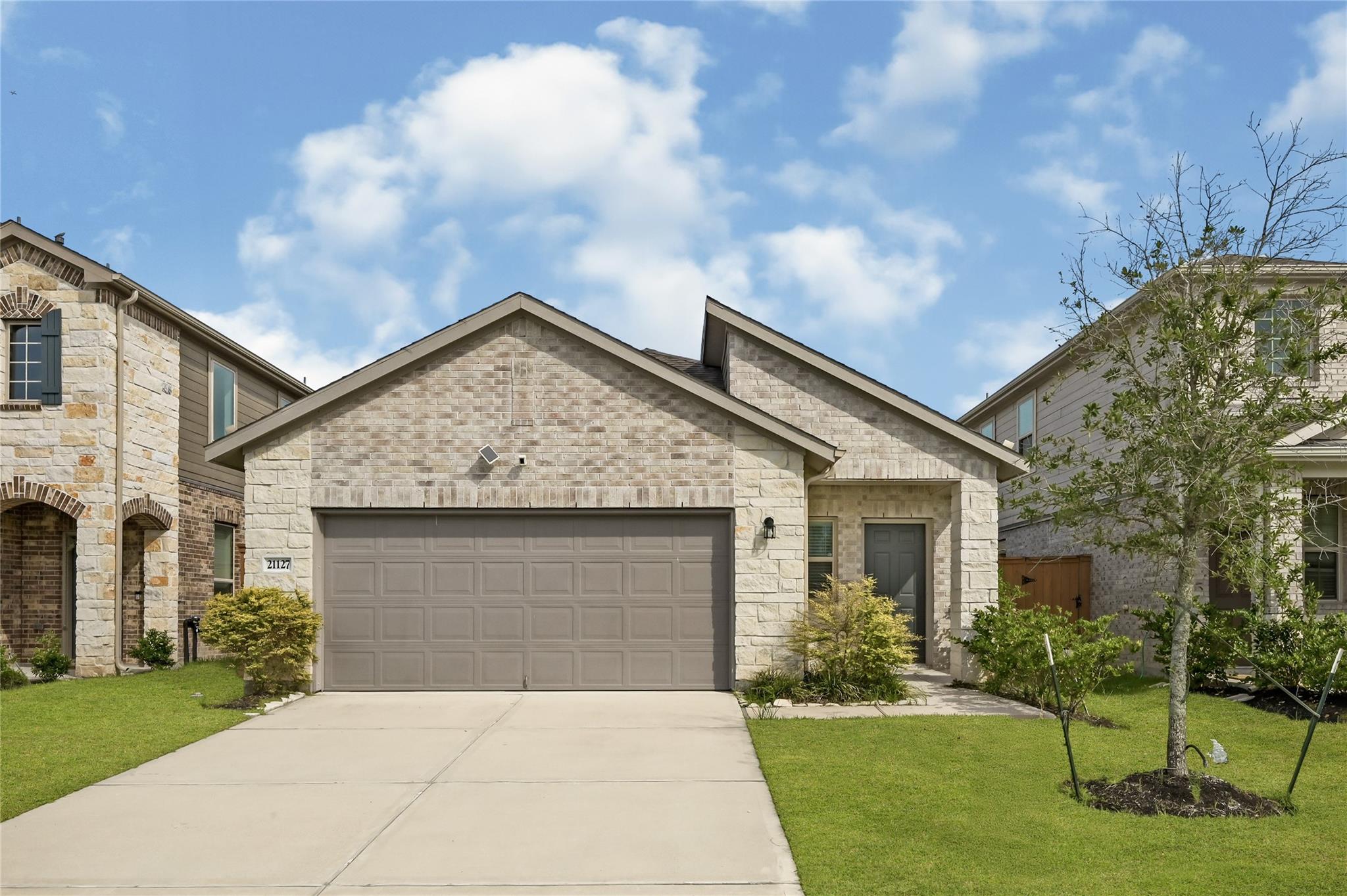21127 Dolphin Bay Ln — photo