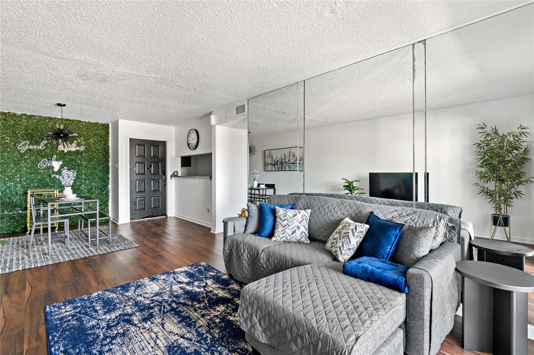 2830 S Bartell Drive #211 — photo
