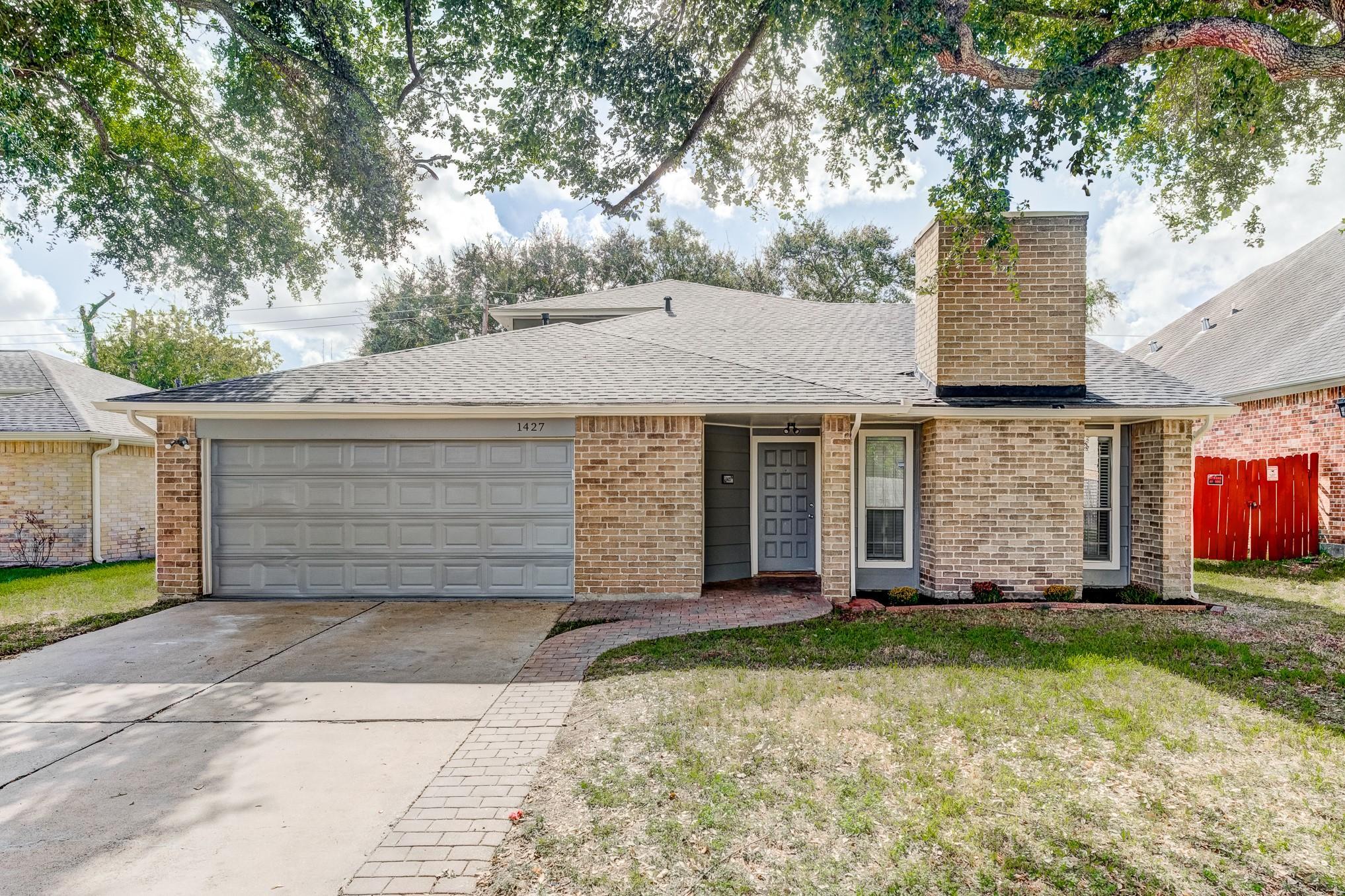 1427 Lazy Spring Drive — photo
