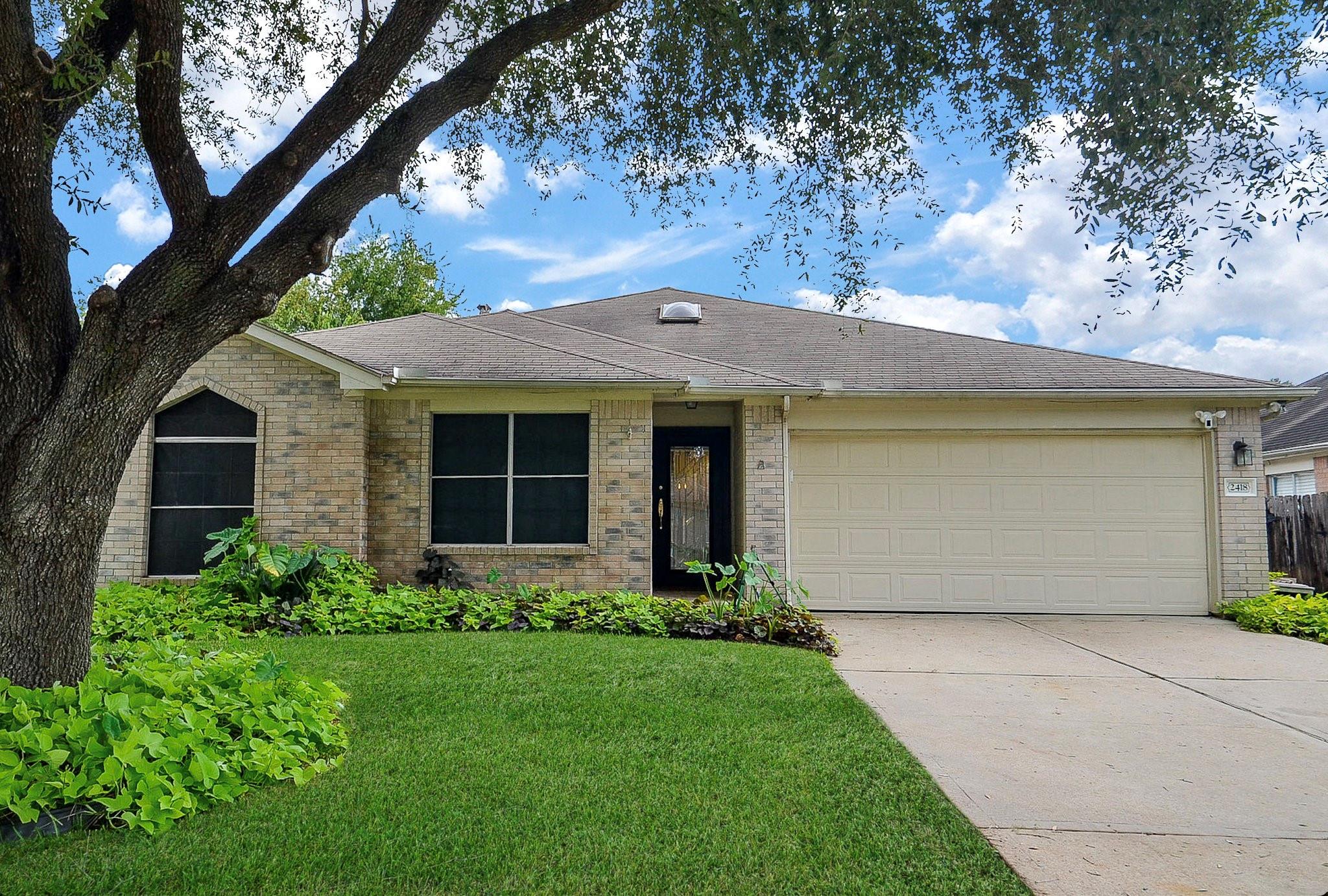 2418 Honey Locust Drive — photo