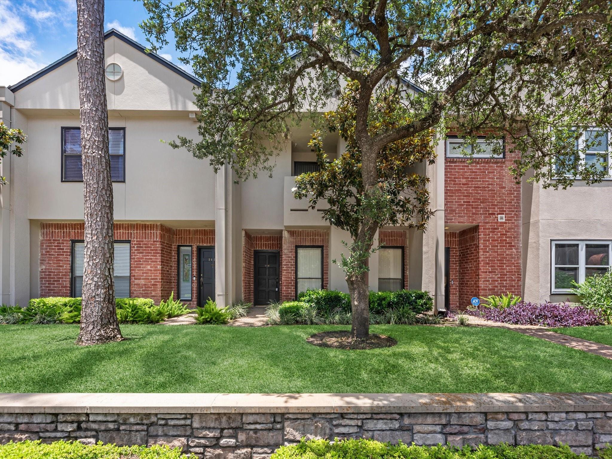 2428 Bering Drive #2428 — photo