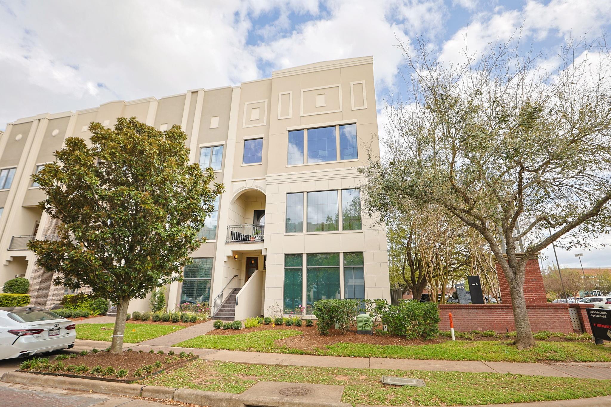 1423 Lake Pointe Parkway — photo