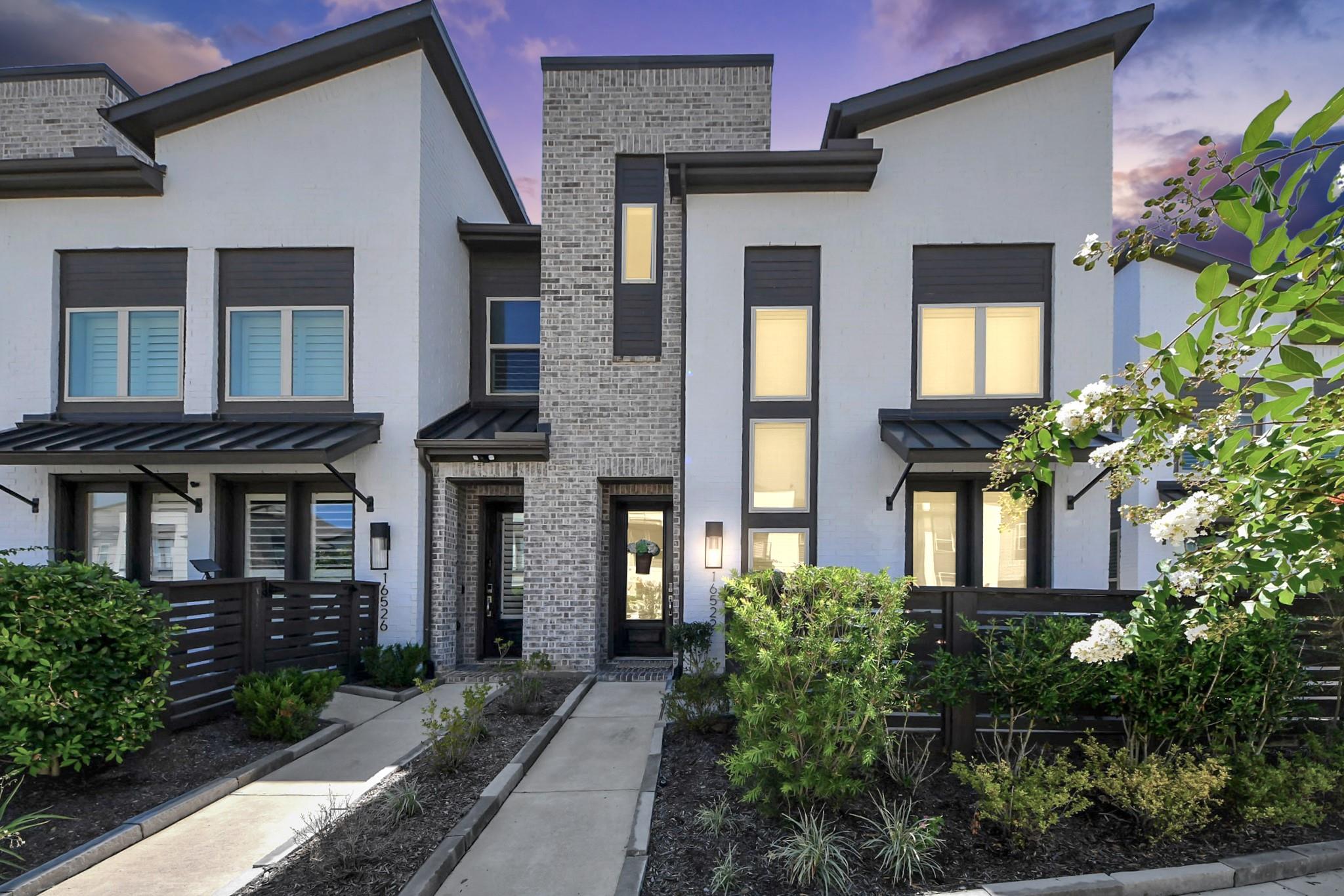 16522 Lake Austin Street — photo