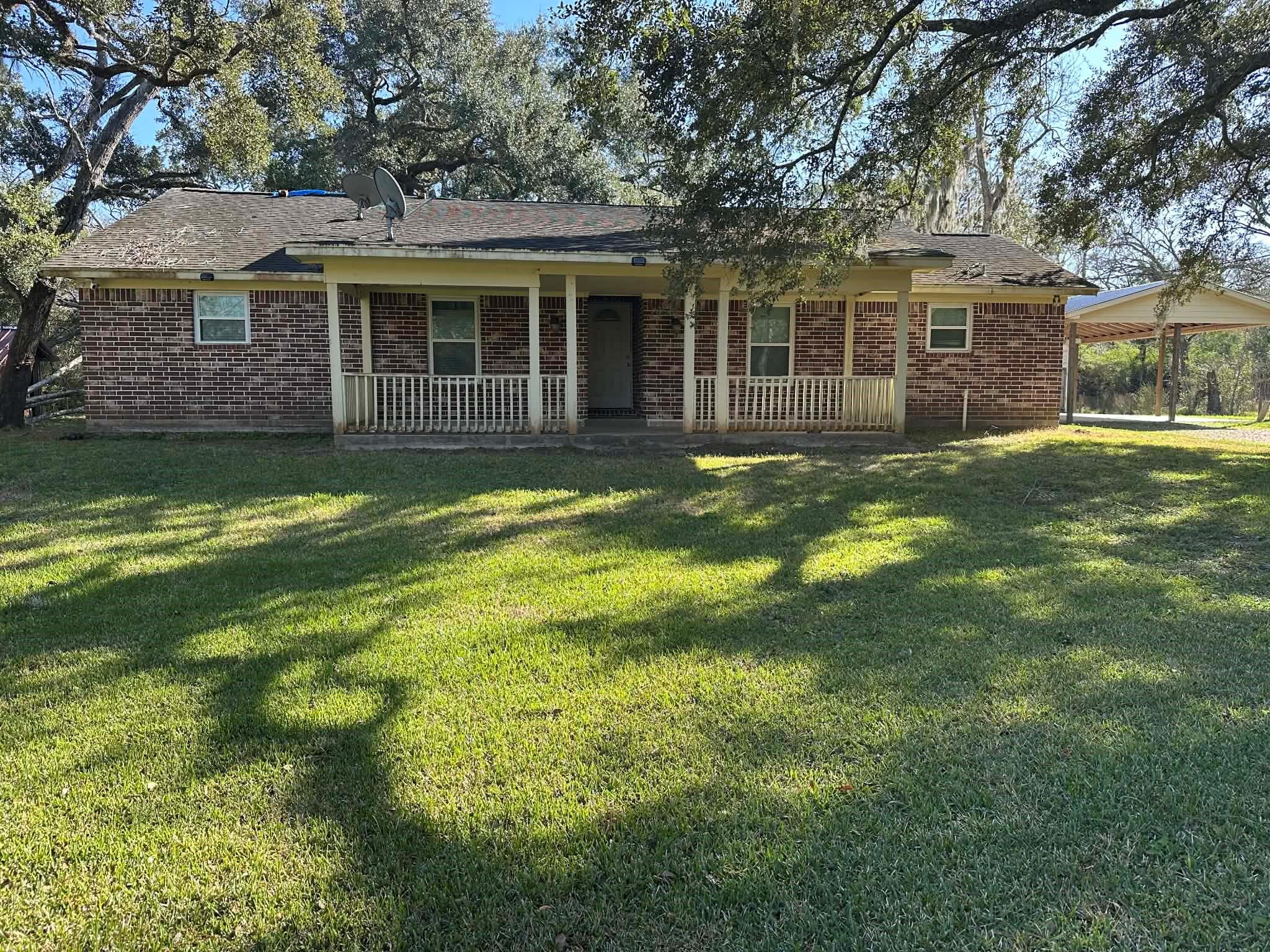 6718 Live Oak Drive — photo