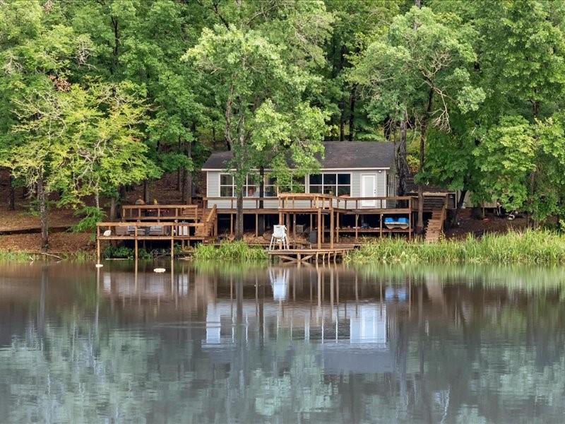 110 Caddo Dr — photo