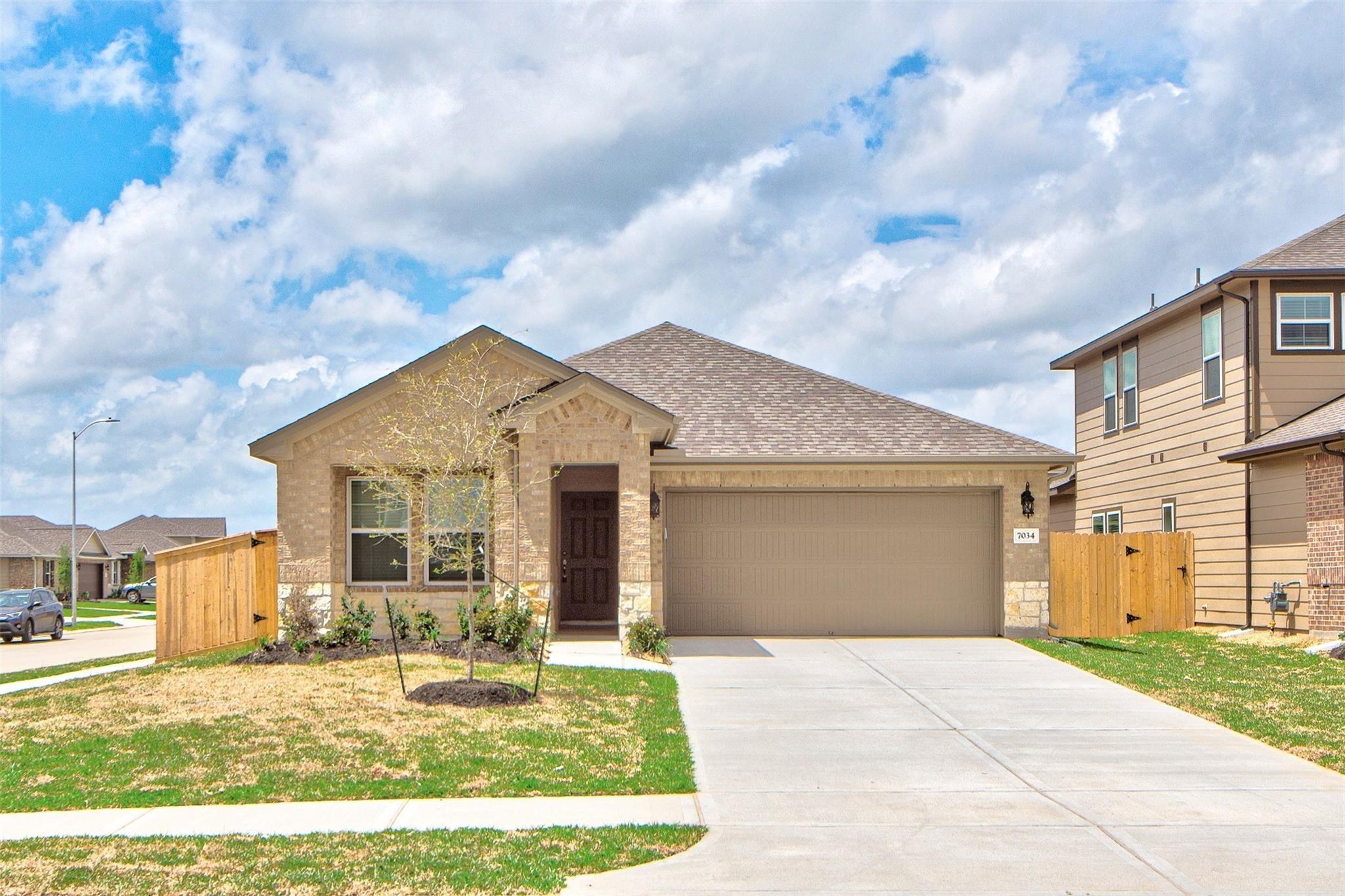 7034 Toluca Drive — photo