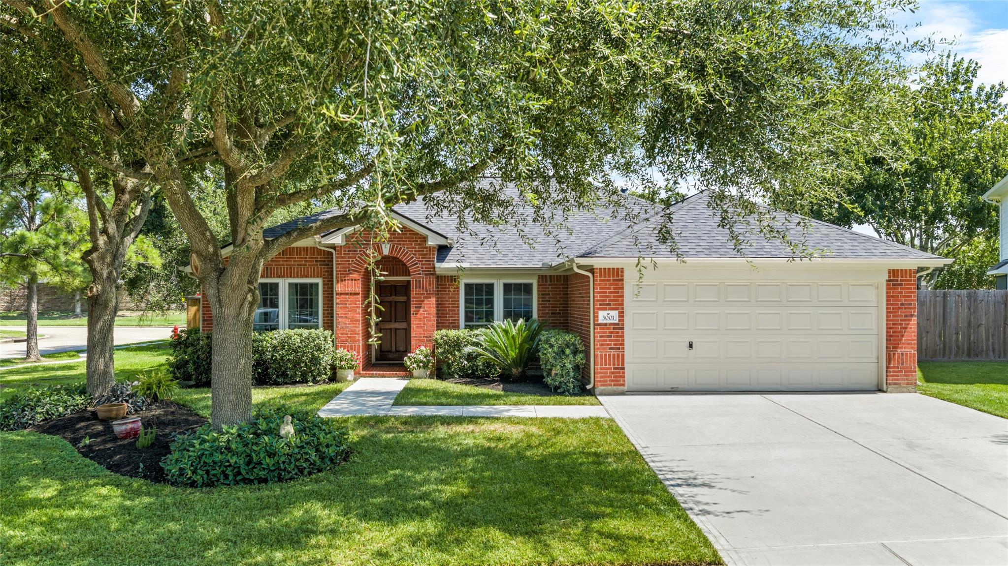 3001 Meadow Bay Drive — photo