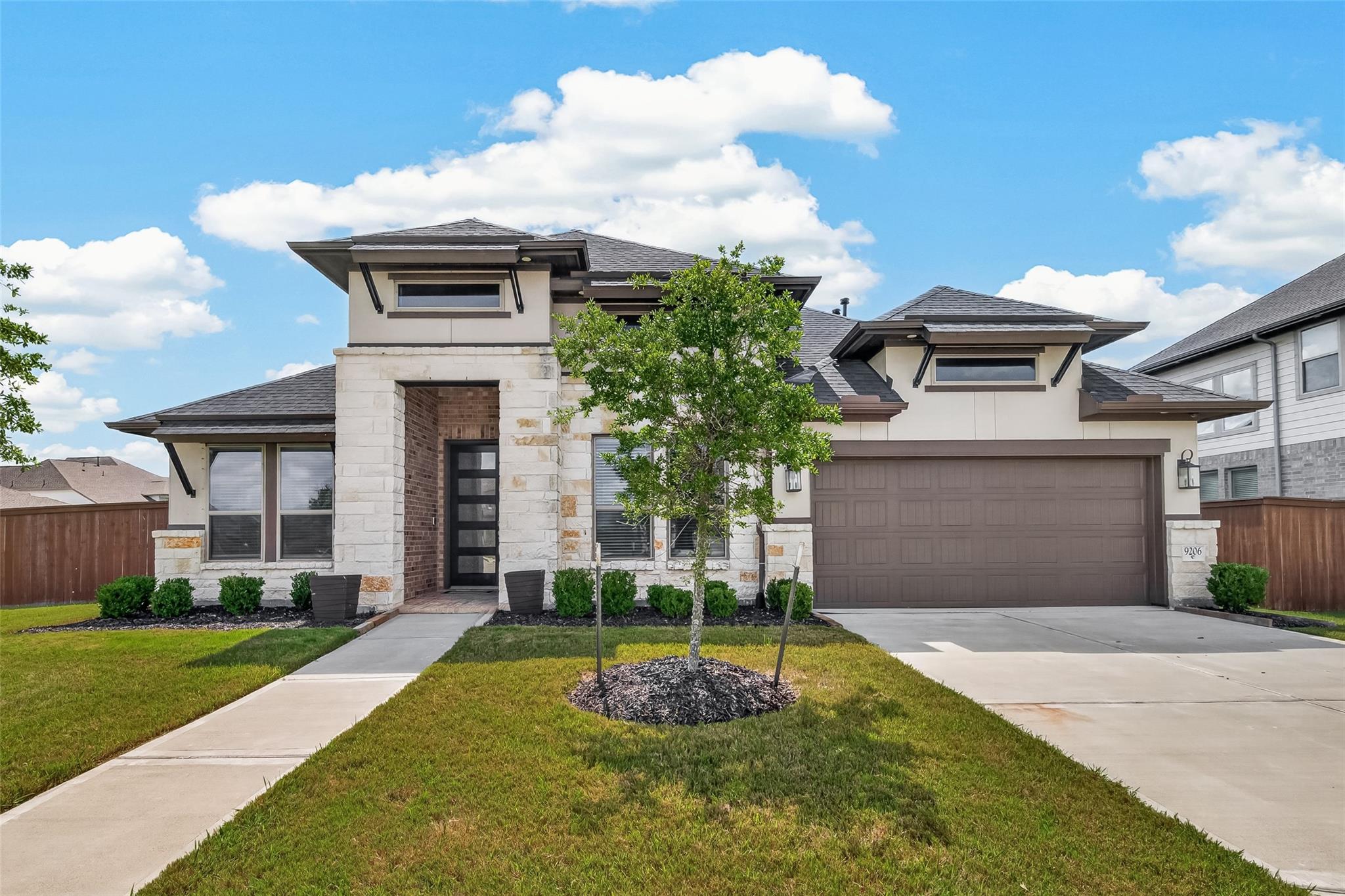9206 Bluestem Court — photo