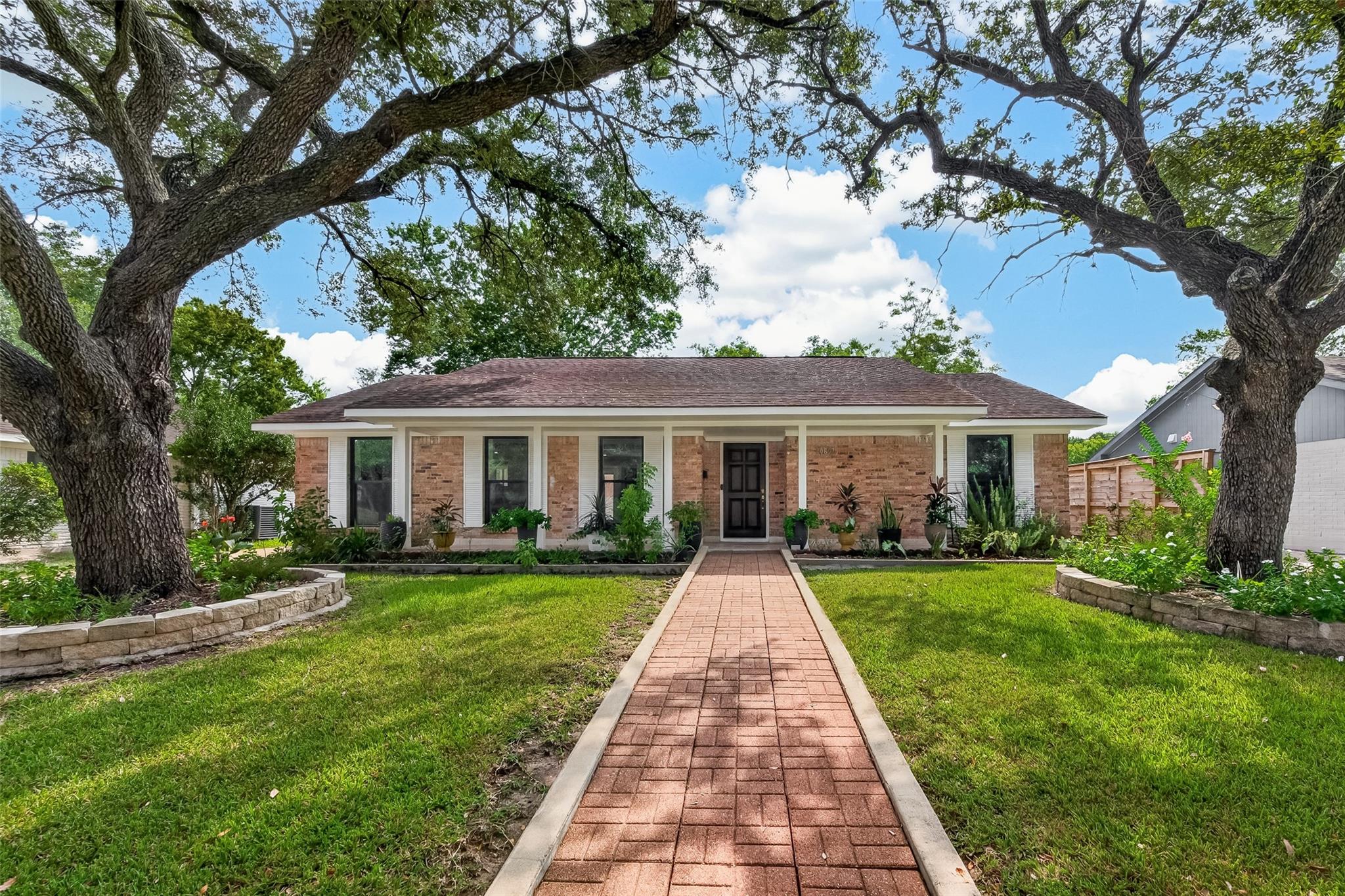 10807 Chimney Rock Road — photo