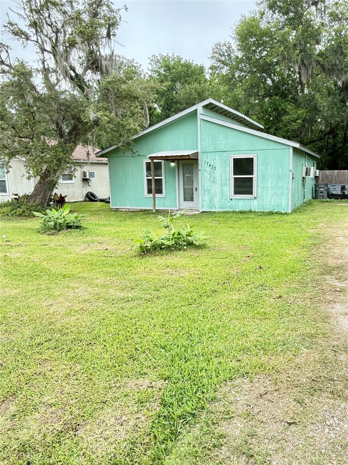 17433 Cr-945 — photo