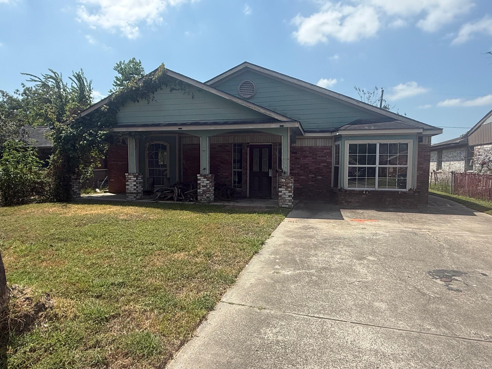 17018 Woodacre Drive — photo