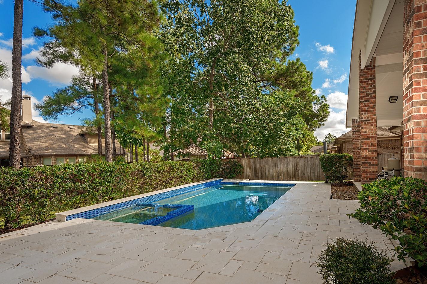 46 Caprice Bend Place — photo