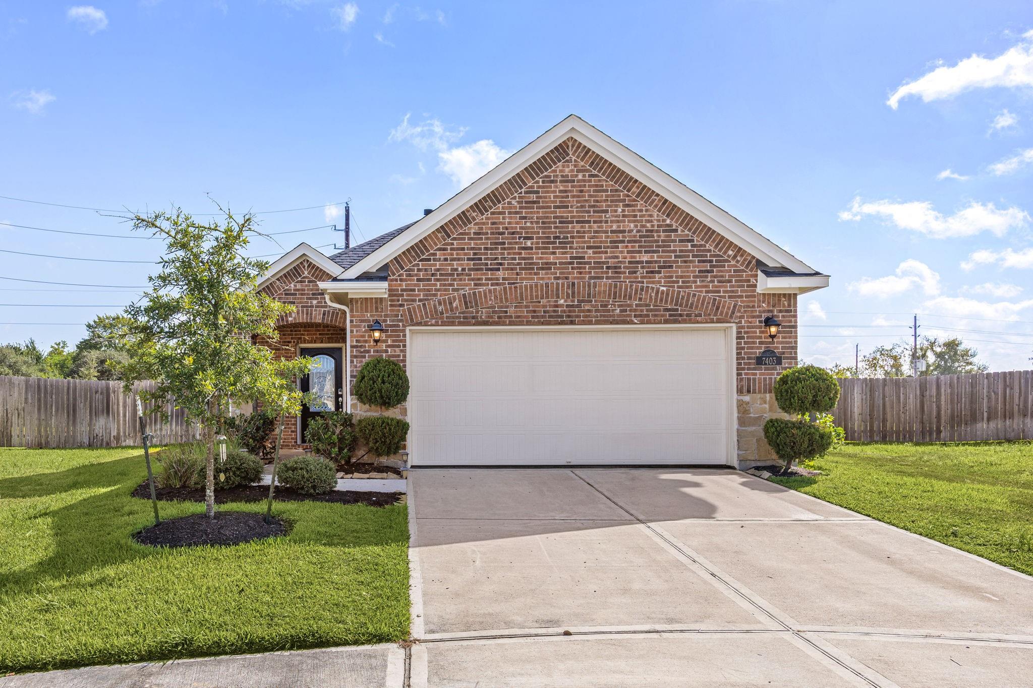 7403 French Quarter Court — photo