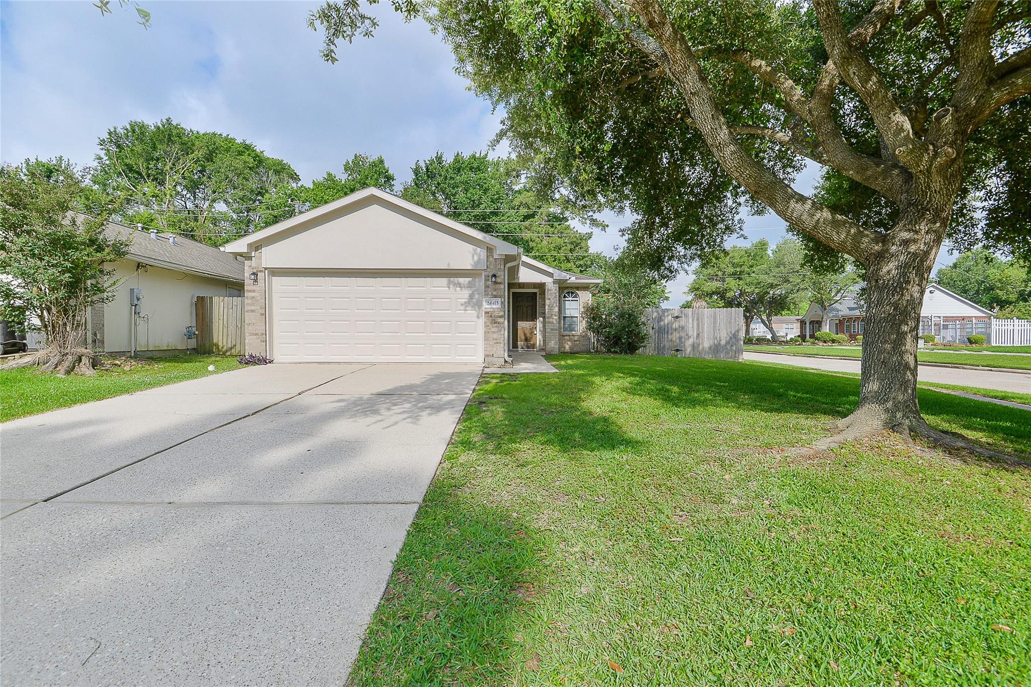24415 Strong Pine Drive — photo