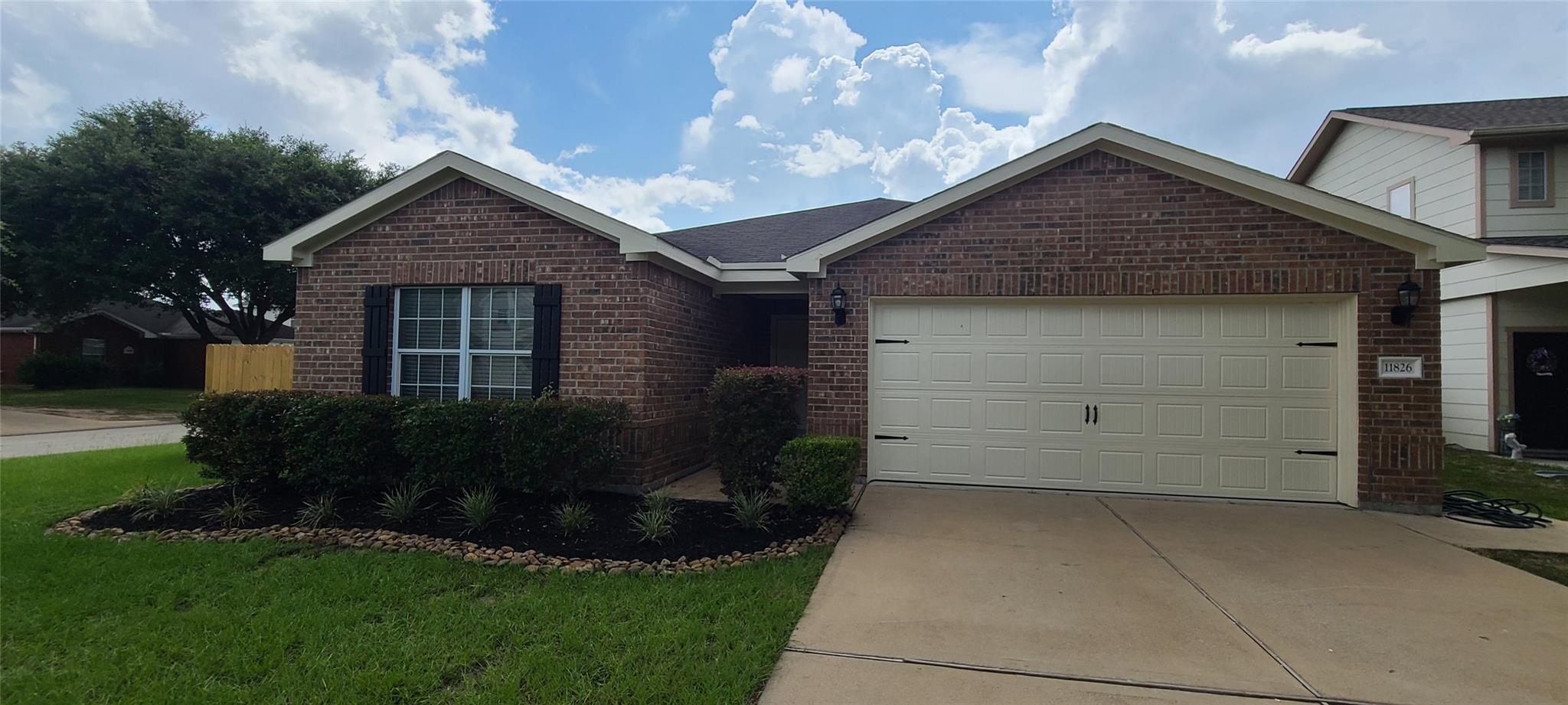 11826 Belle Court — photo