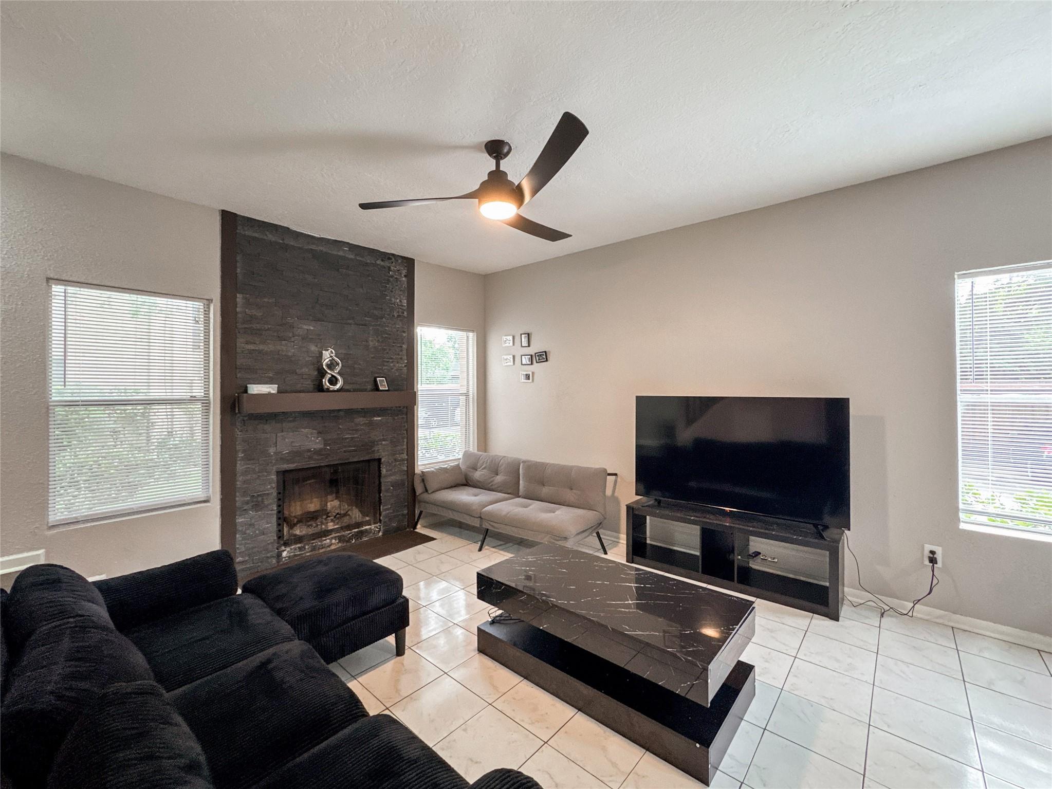 2021 Spenwick Drive #413 — photo