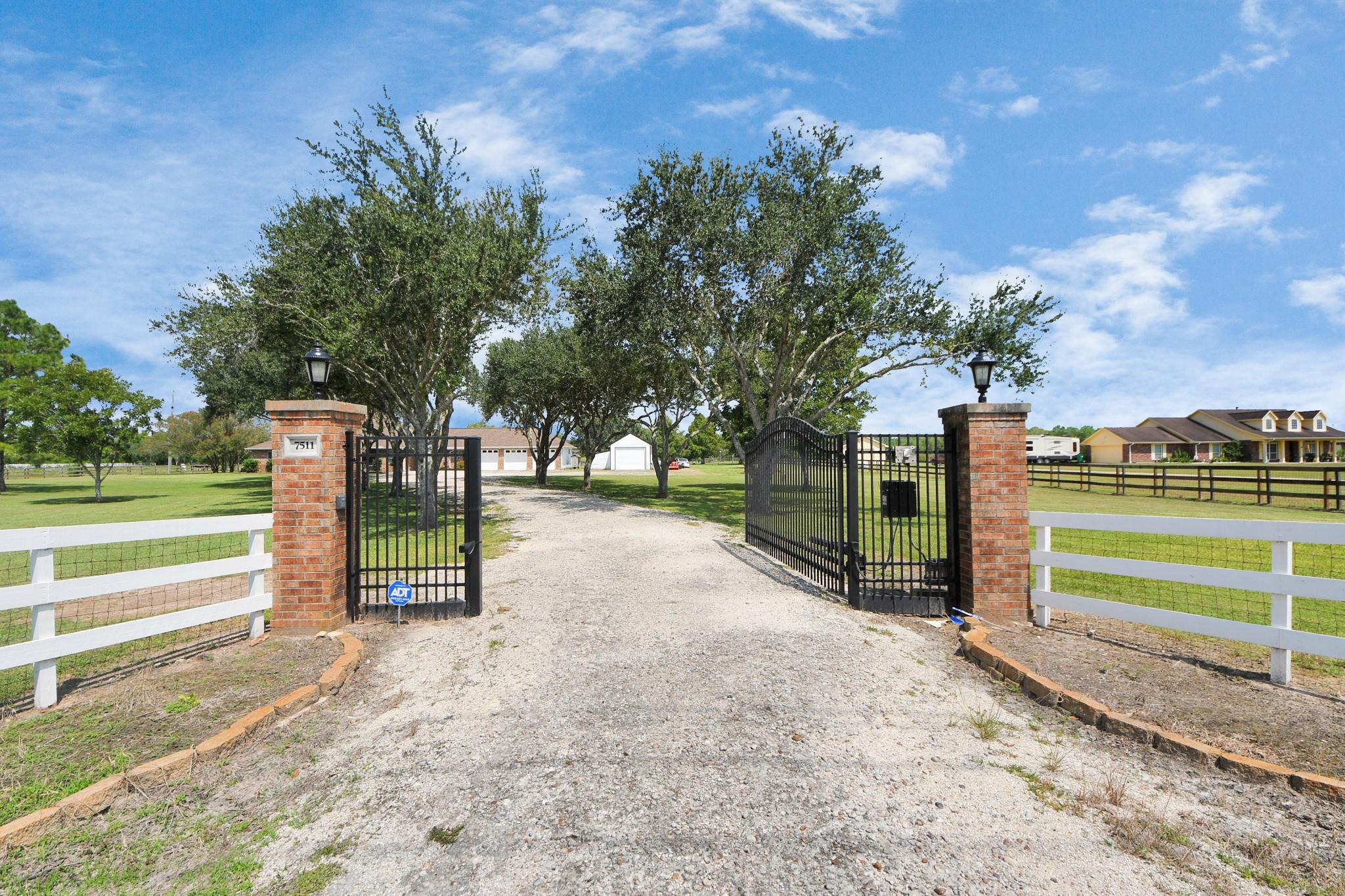 7511 County Road 511, Rosharon, TX 77583 — photo 2